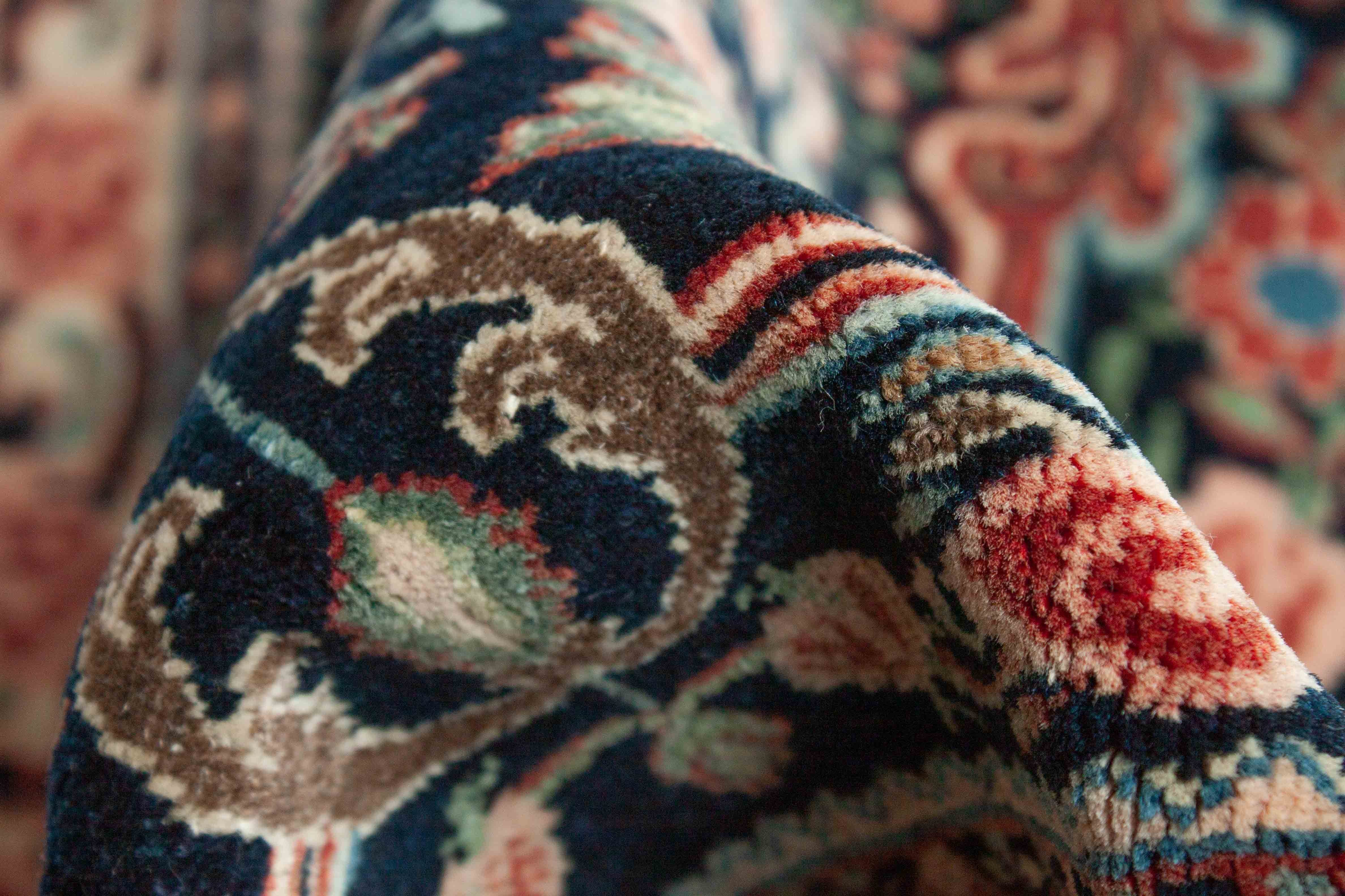 Eine Fotoaufnahme eines Bidjar Teppichs.