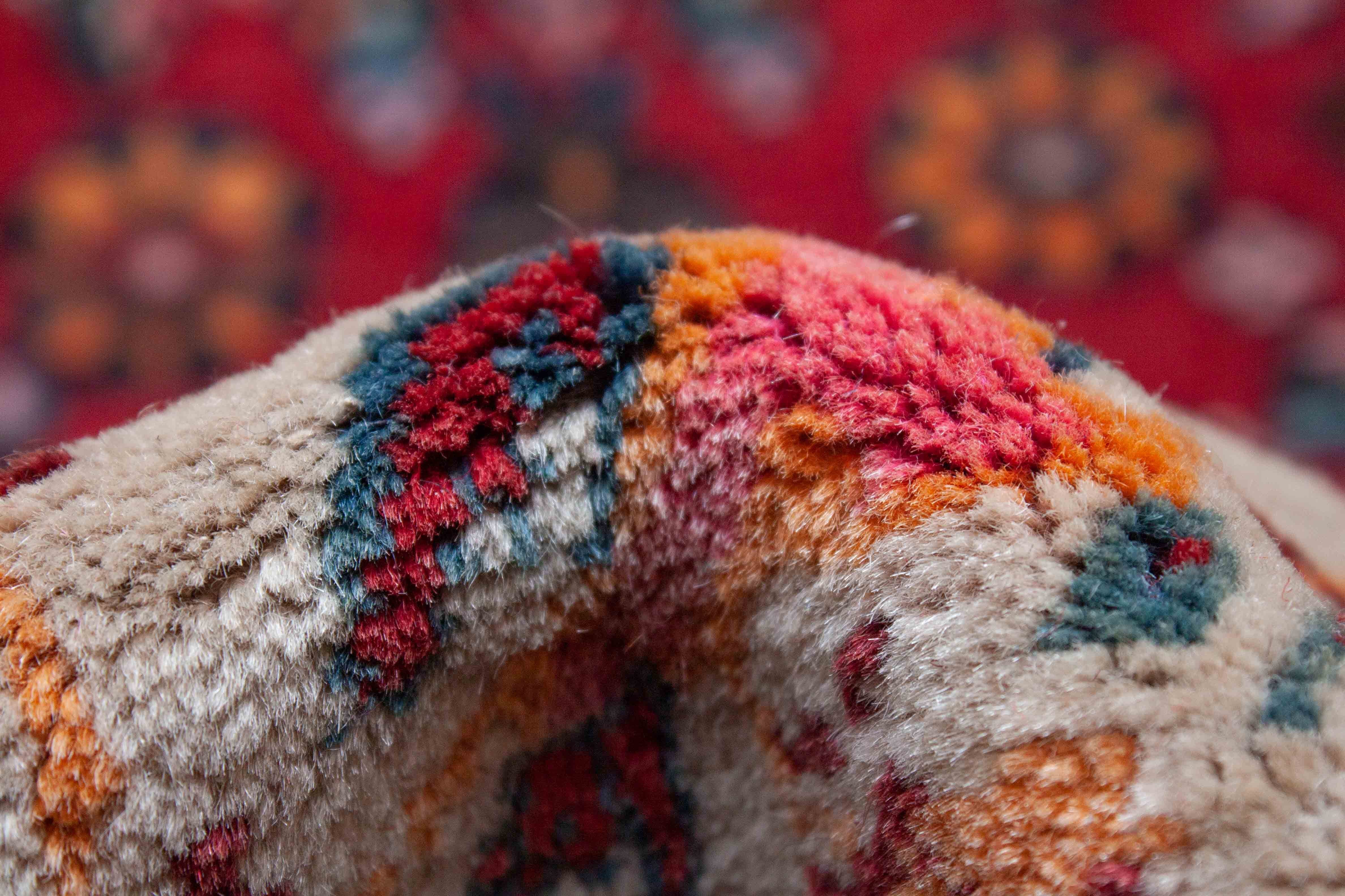 Eine Fotoaufnahme eines Bidjar Teppichs.