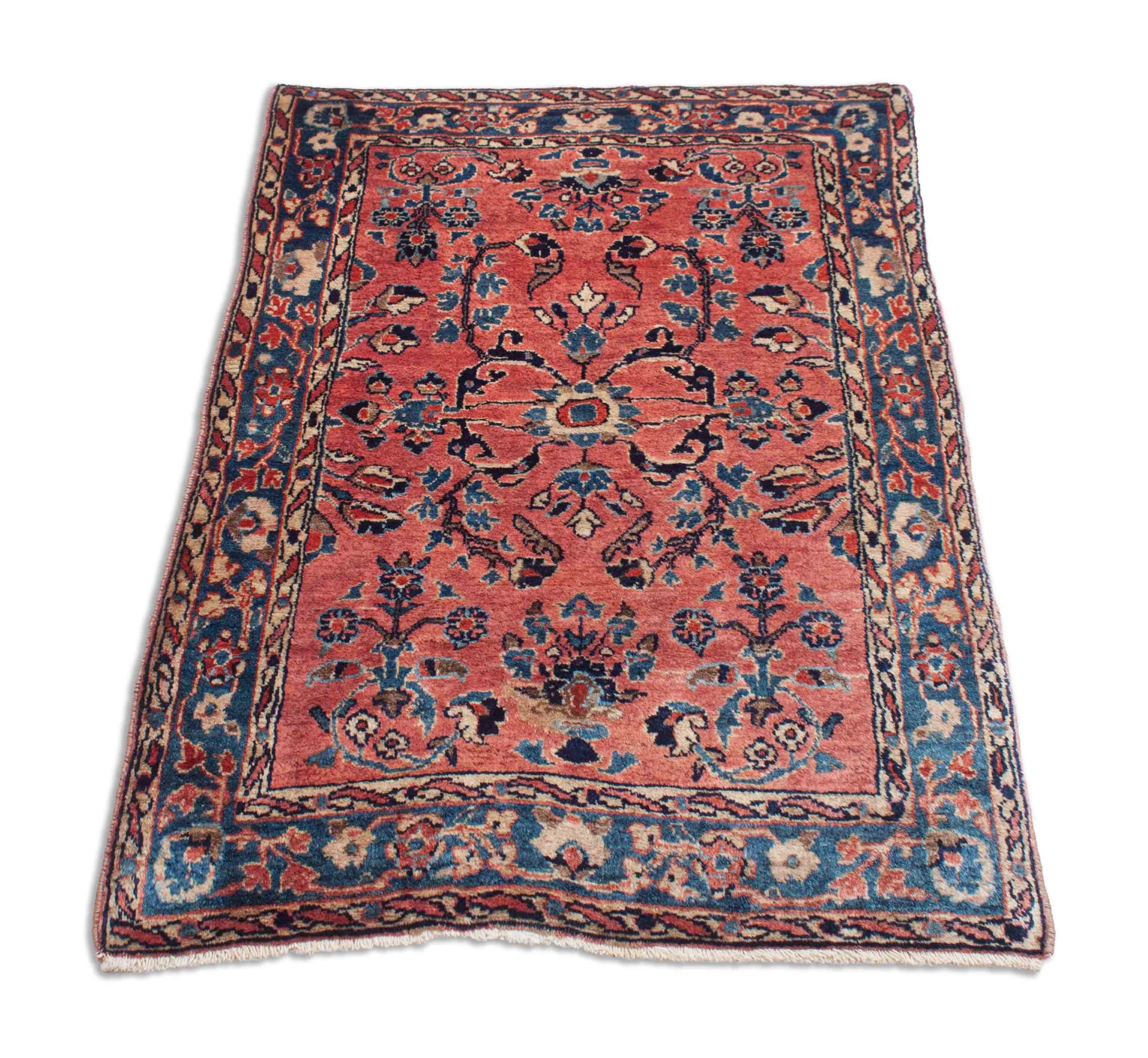 Eine Fotoaufnahme eines Re-Import Sarough Teppichs.