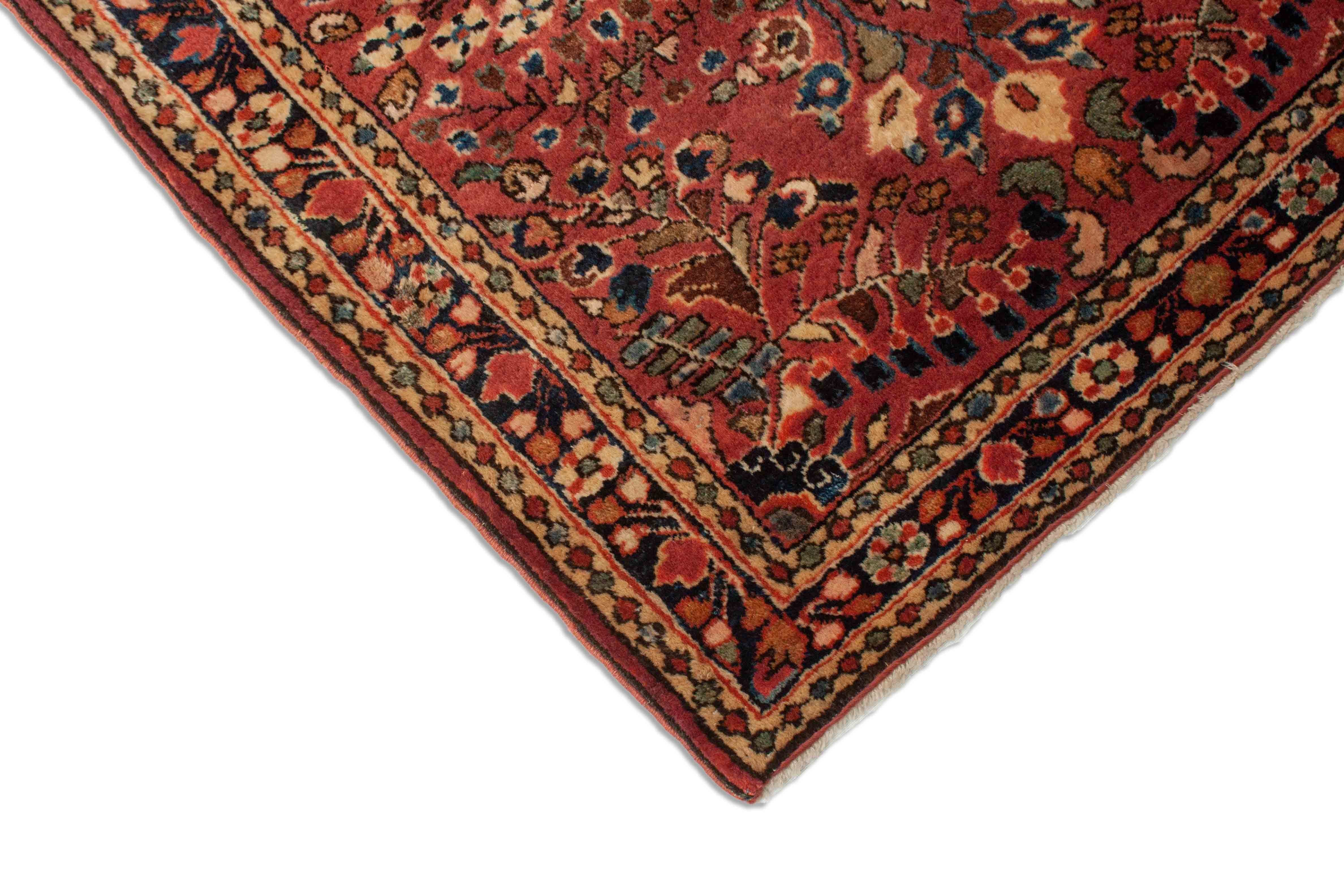 Eine Fotoaufnahme eines Re-Import Sarough Teppichs.