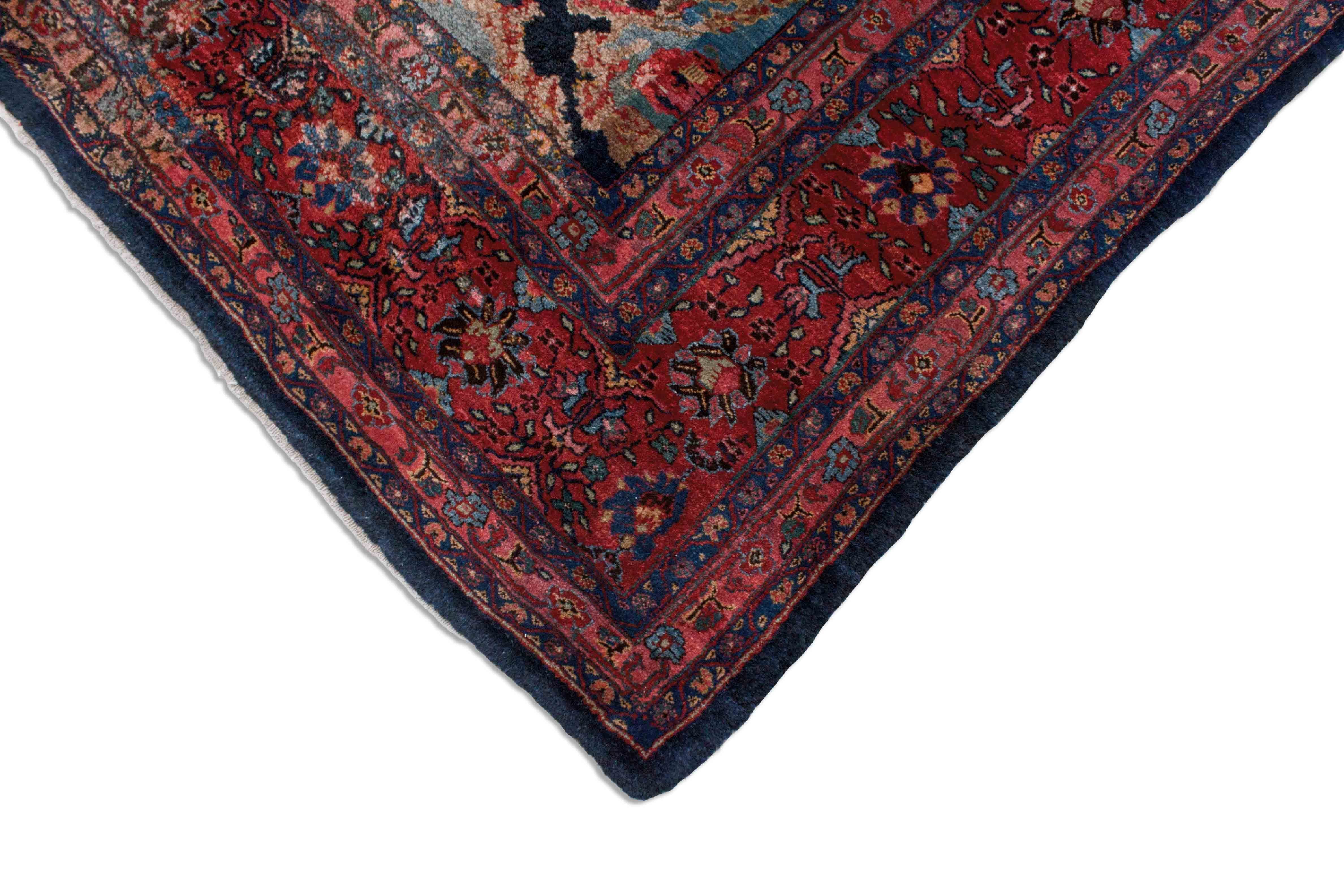 Eine Fotoaufnahme eines Bidjar Teppichs.