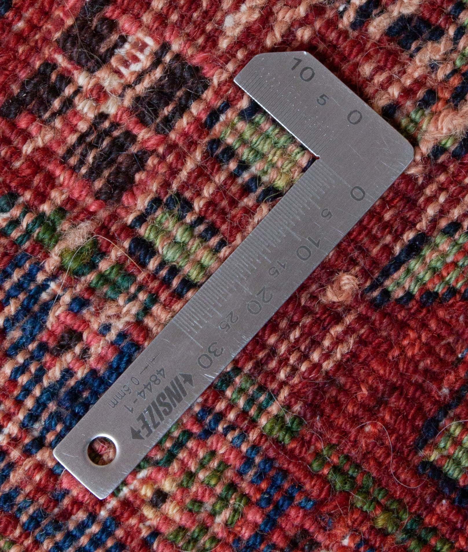 Eine Fotoaufnahme eines Bidjar Teppichs.