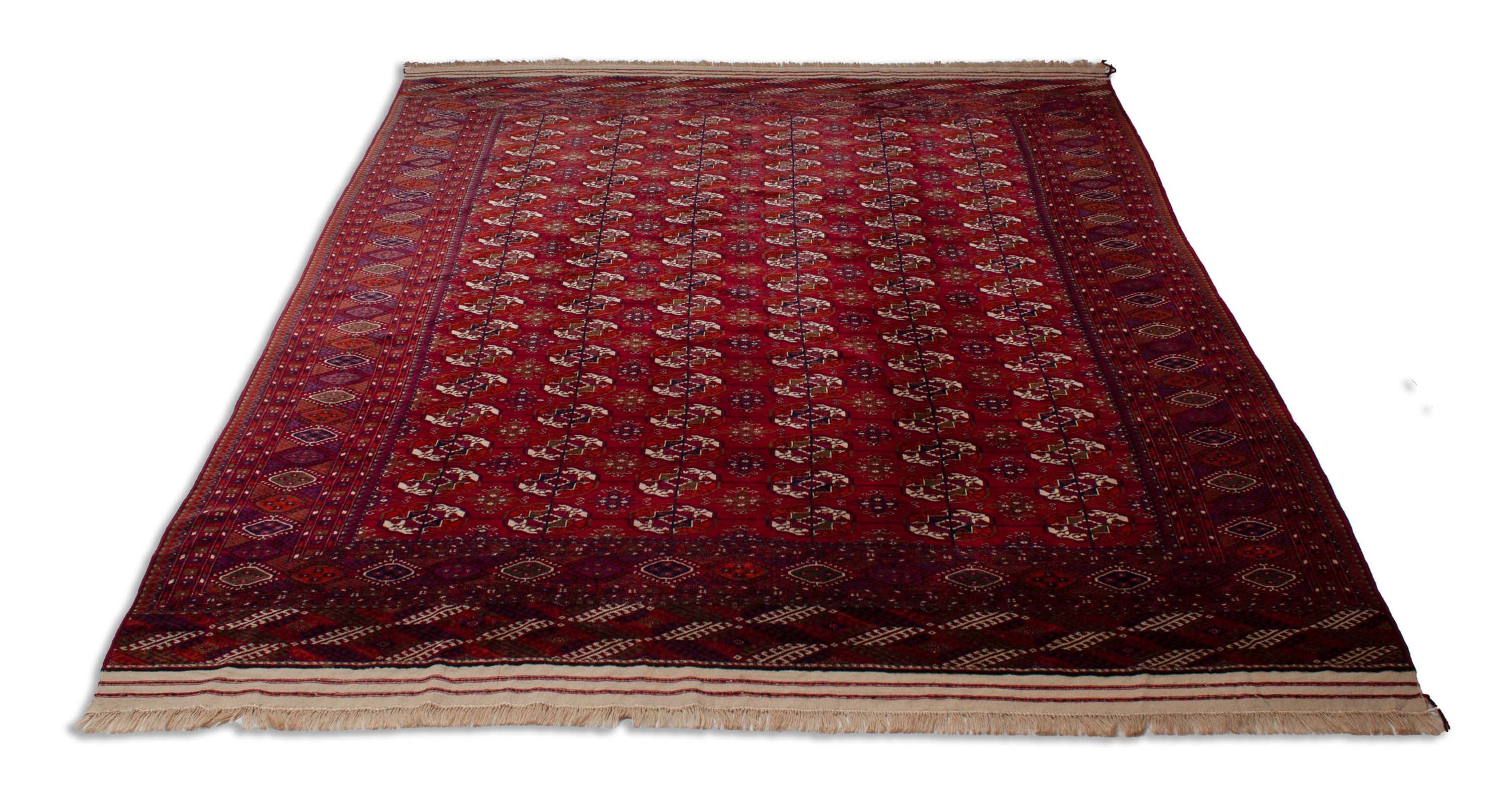 Eine Fotoaufnahme eines Tekke Teppichs.