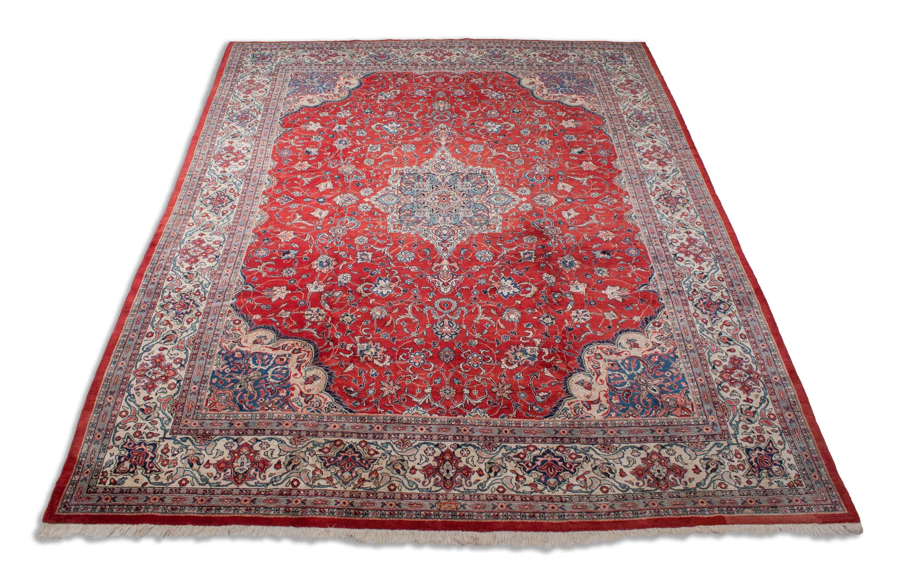 Eine Fotoaufnahme eines Sarough Teppichs.