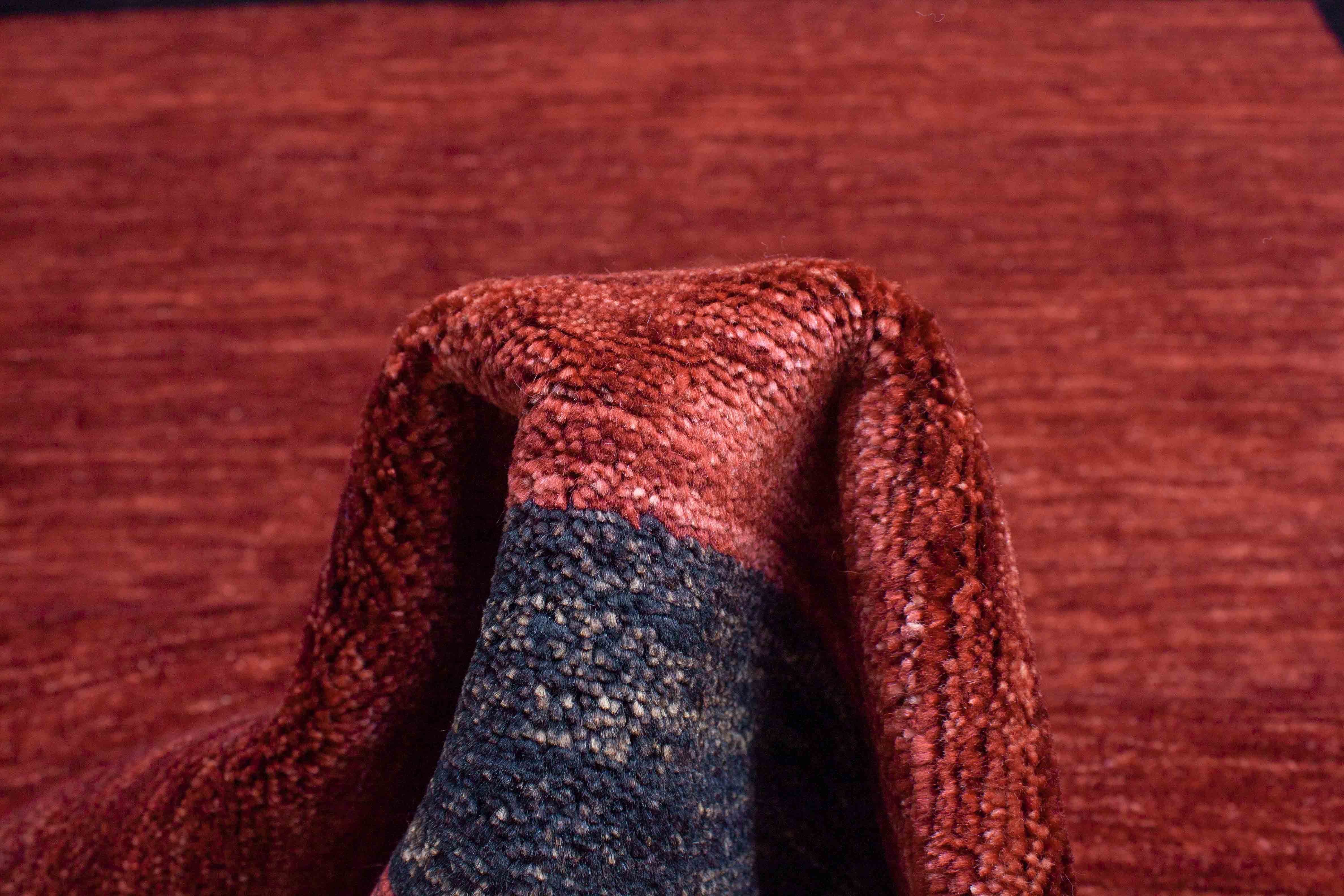 Eine Fotoaufnahme eines Lori Teppichs.