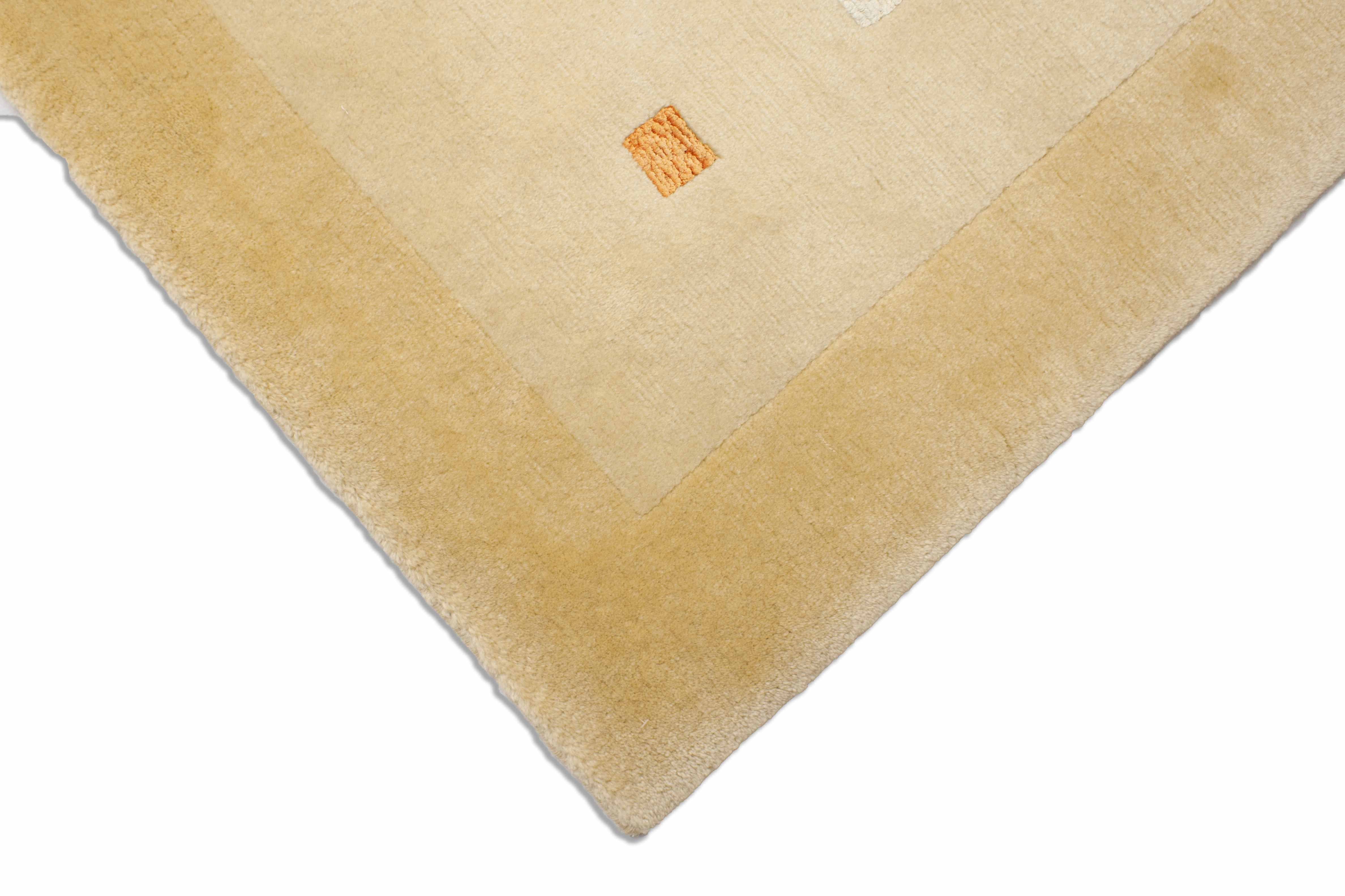 Eine Fotoaufnahme eines Nepal Teppich Teppichs.