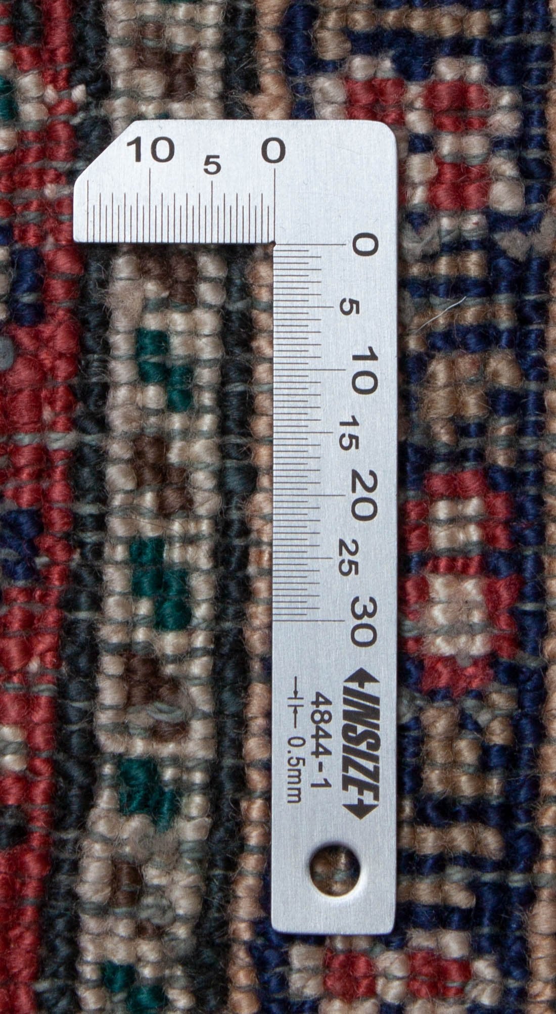 Eine Fotoaufnahme eines Kayseri aus merzerisierter Baumwolle Teppichs.