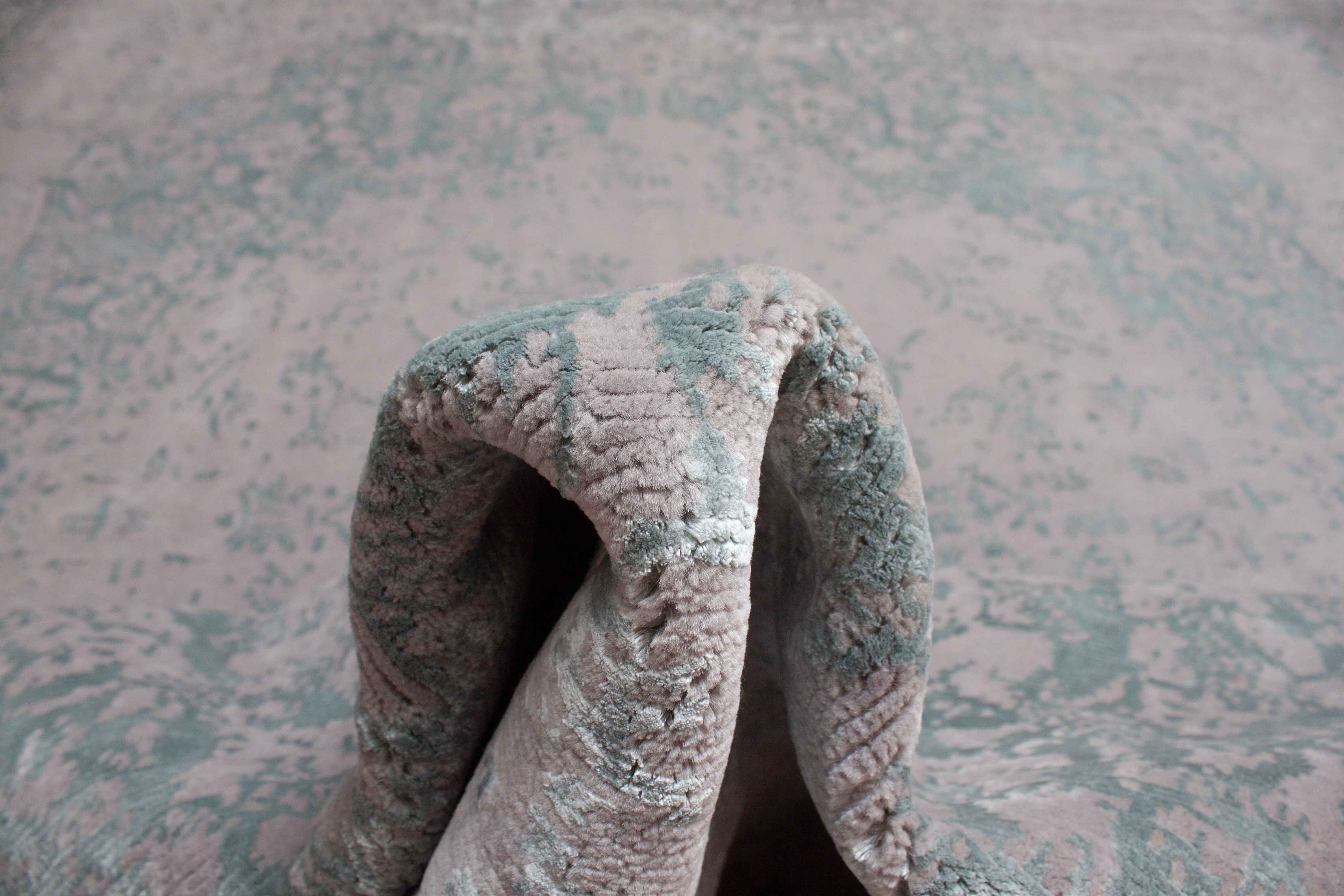 Eine Fotoaufnahme eines Neo Nain Teppichs.