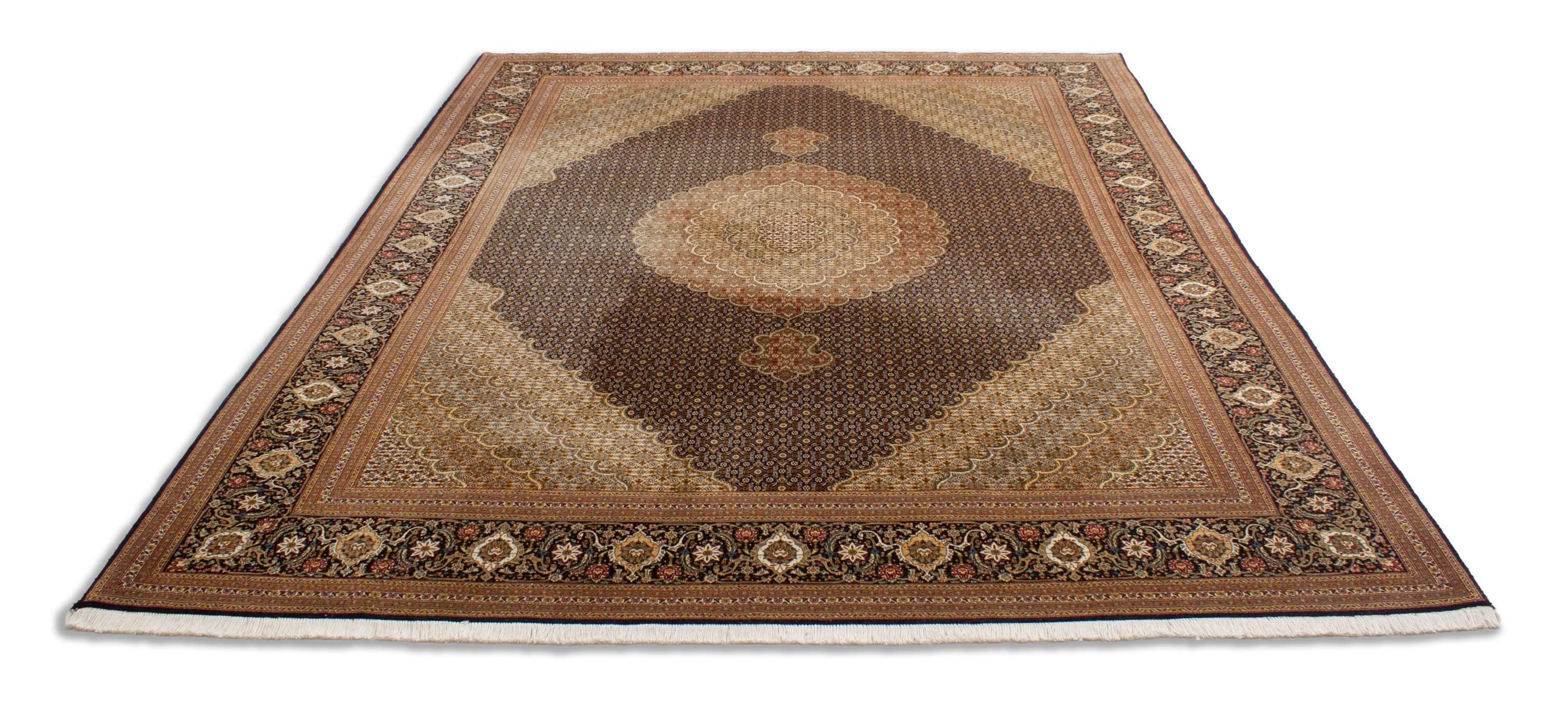 Eine Fotoaufnahme eines Täbriz Teppichs.