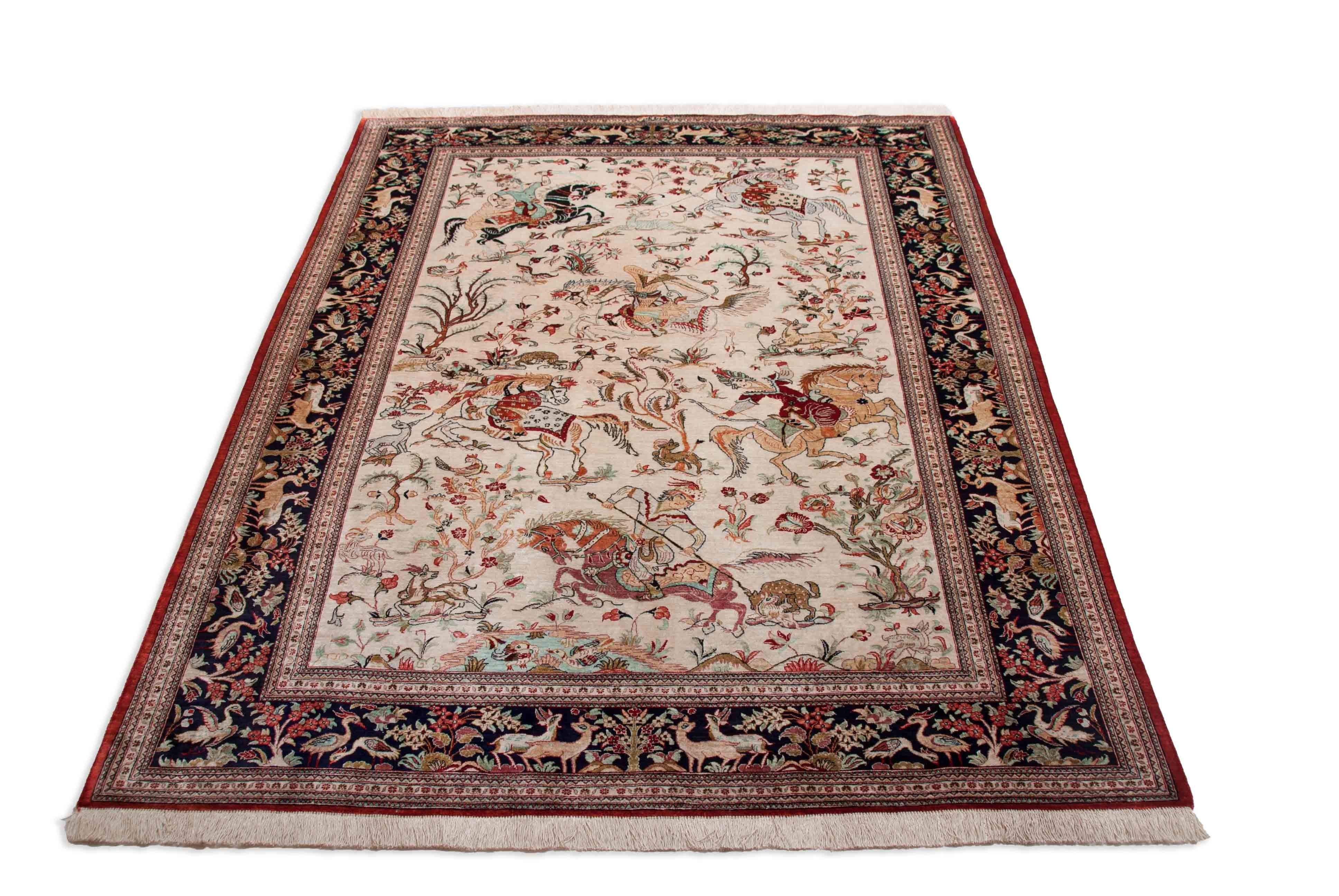 Eine Fotoaufnahme eines Ghom Teppichs.