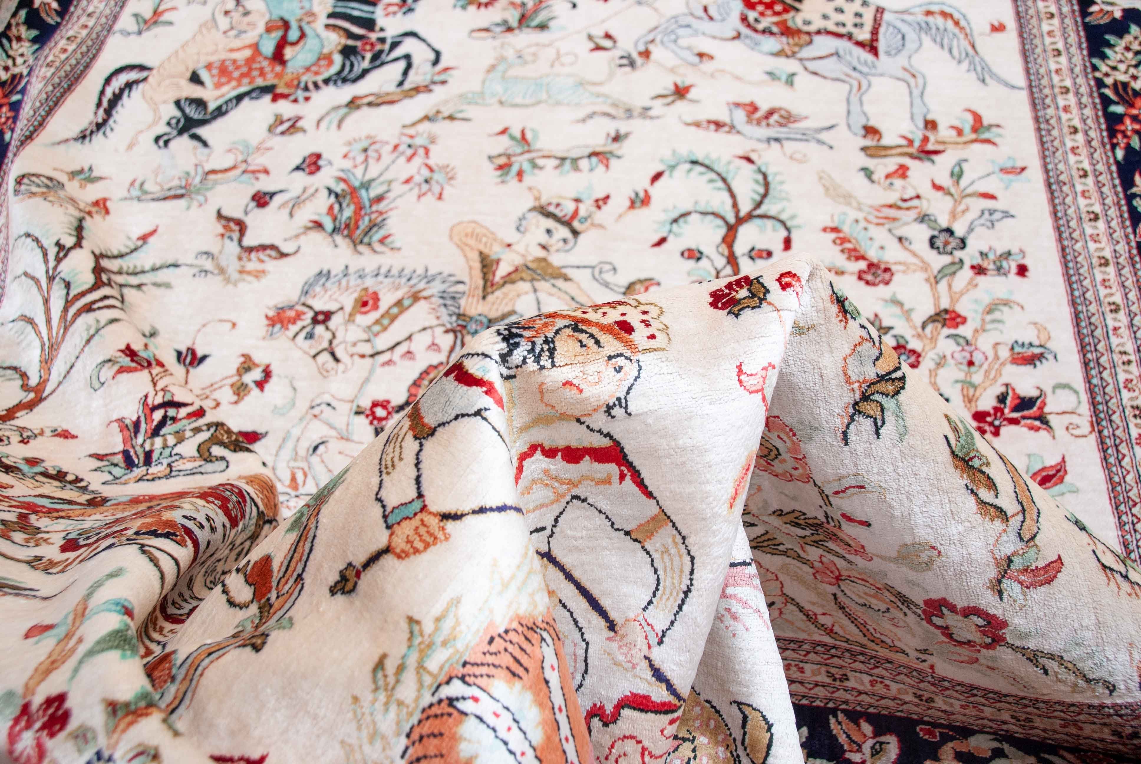 Eine Fotoaufnahme eines Ghom Teppichs.