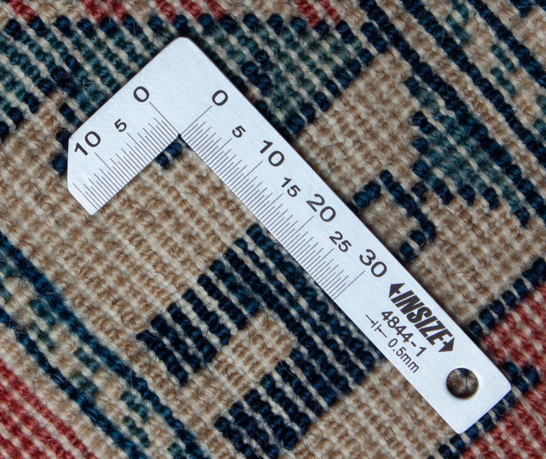 Eine Fotoaufnahme eines Schirwan Teppichs.