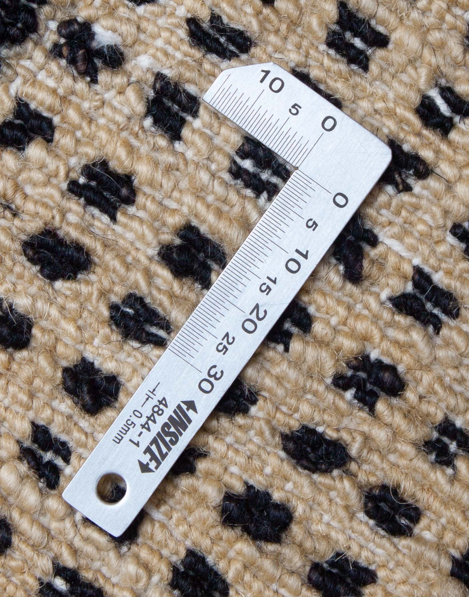 Eine Fotoaufnahme eines Lori Teppichs.