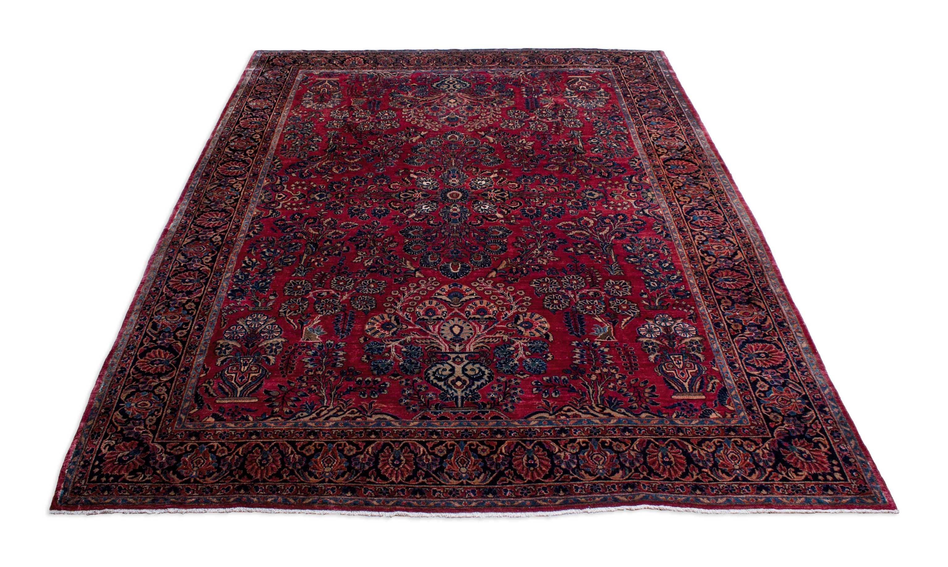 Eine Fotoaufnahme eines Re-Import Sarough Teppichs.