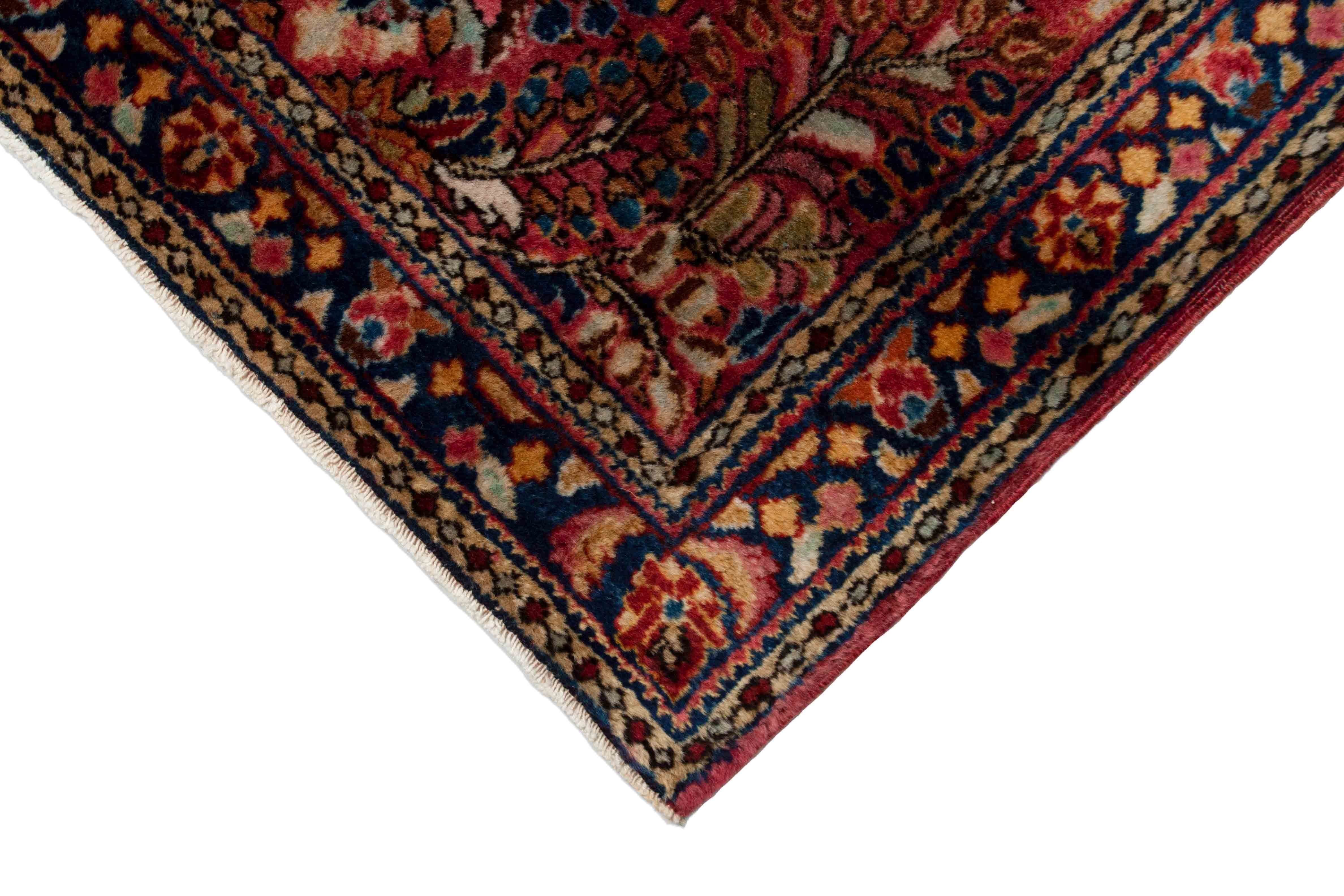 Eine Fotoaufnahme eines Re-Import Sarough Teppichs.