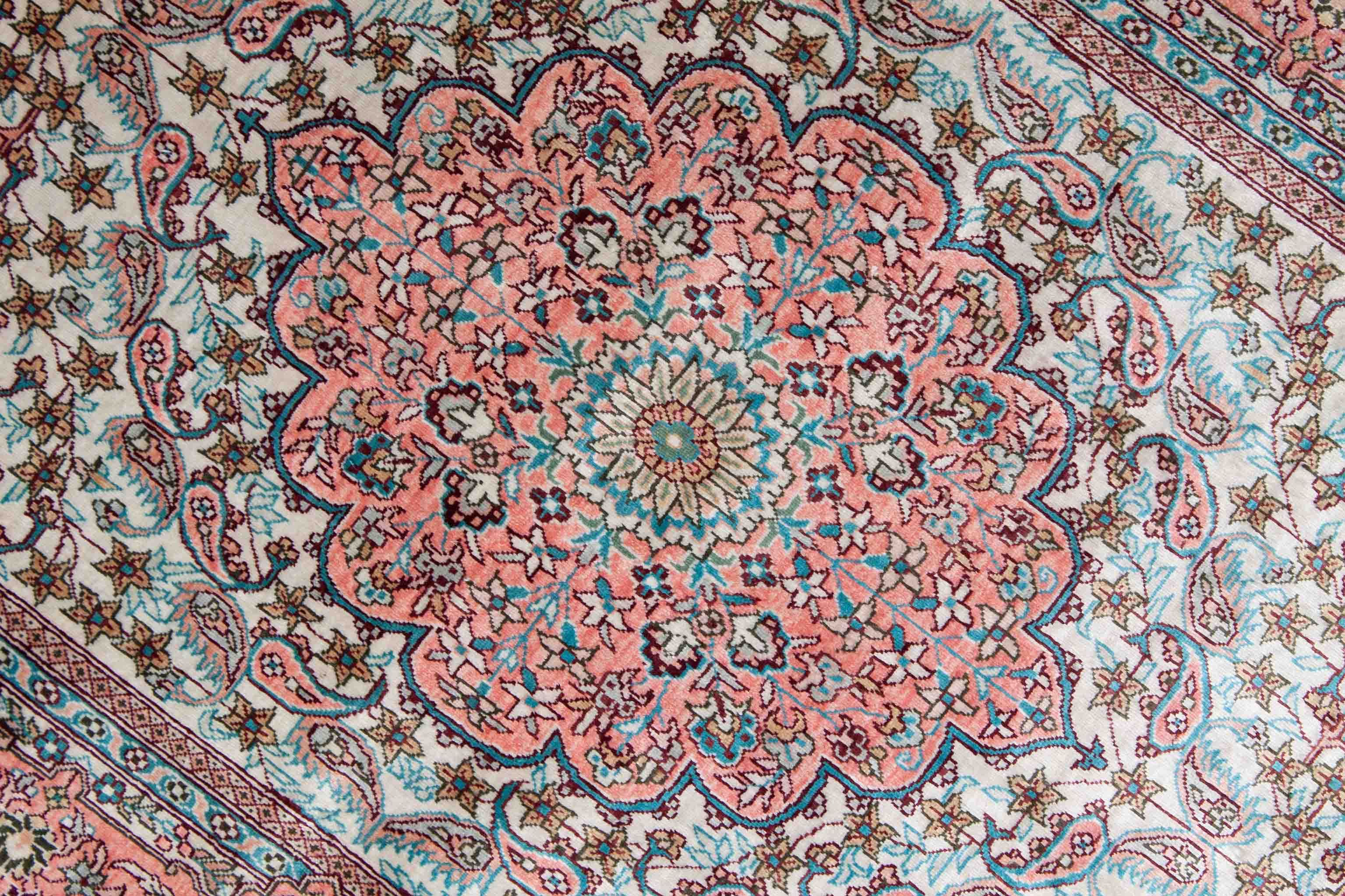 Bild vom Chinesischer Hereke aus reiner Seide Teppich - 2