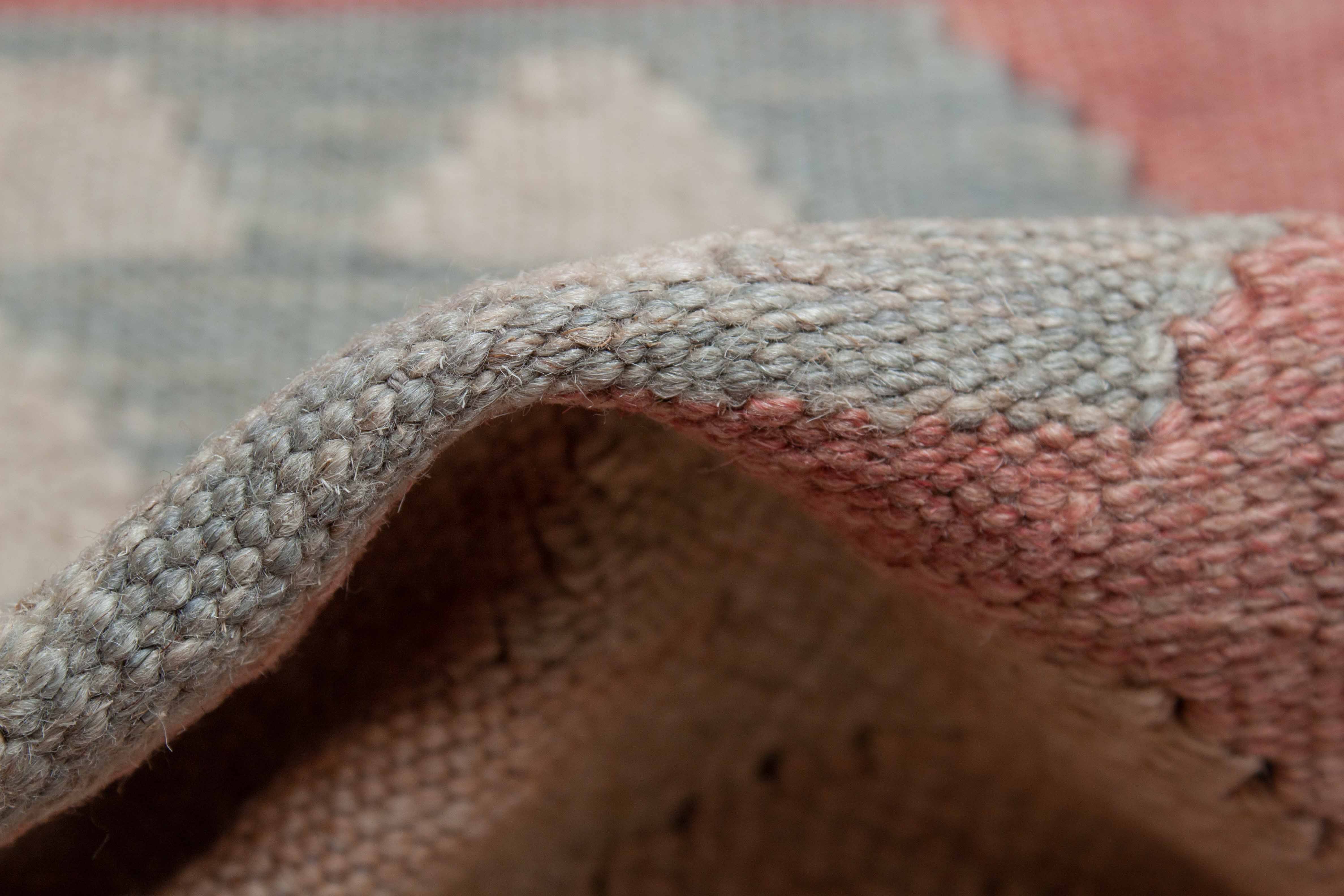 Eine Fotoaufnahme eines Kelim Teppichs.