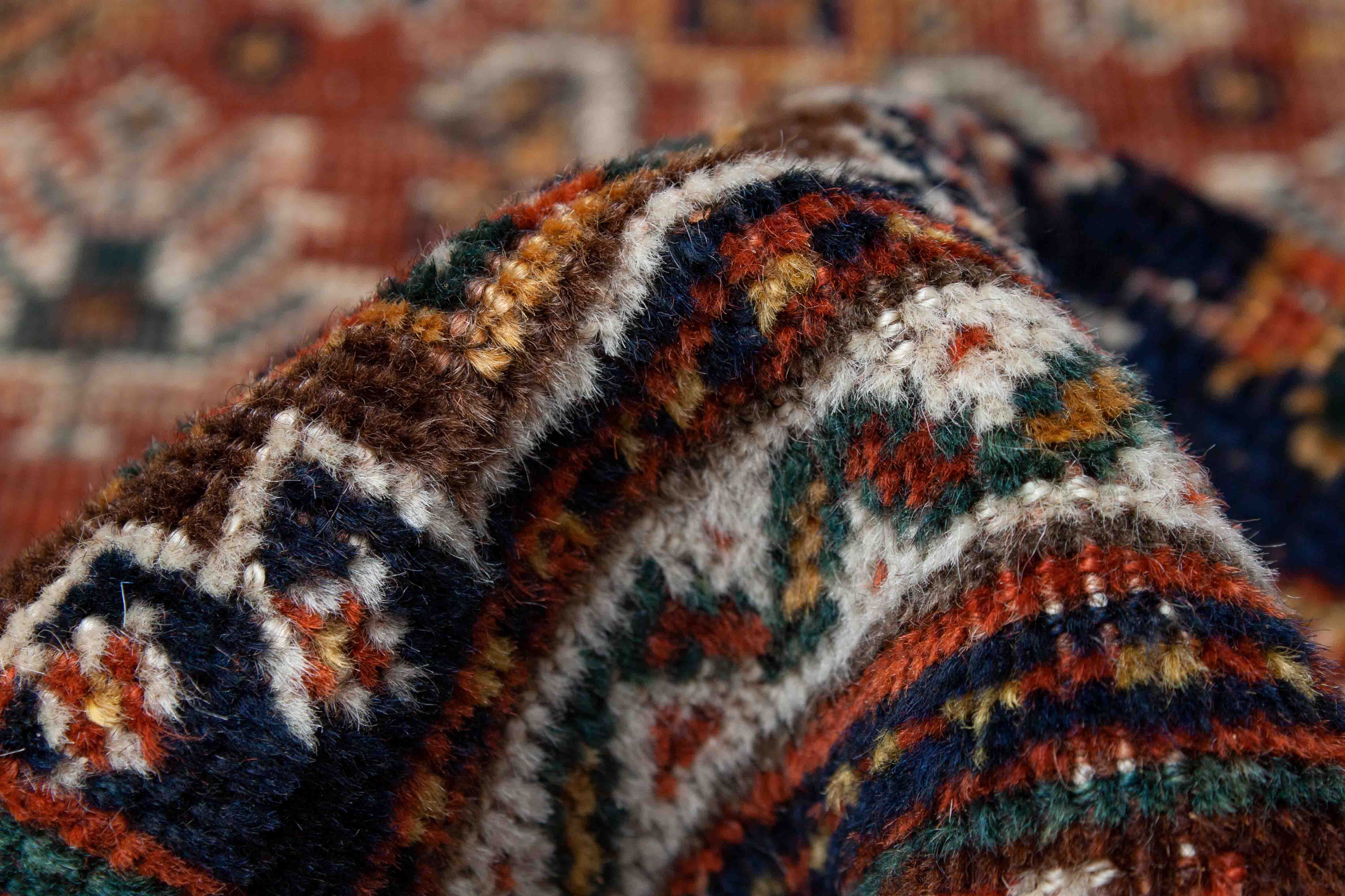 Eine Fotoaufnahme eines Ghasghai Teppichs.