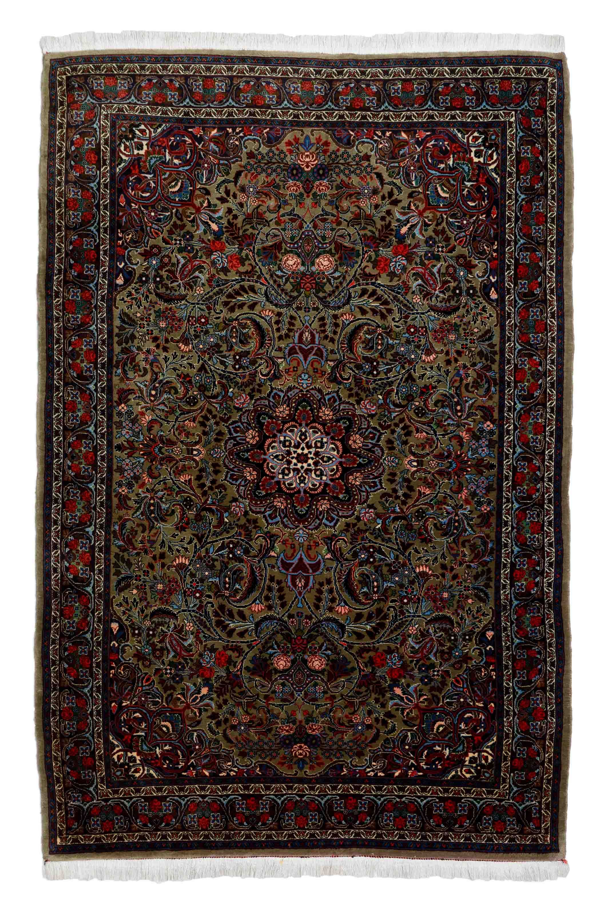 Eine Fotoaufnahme eines Bidjar Teppichs.