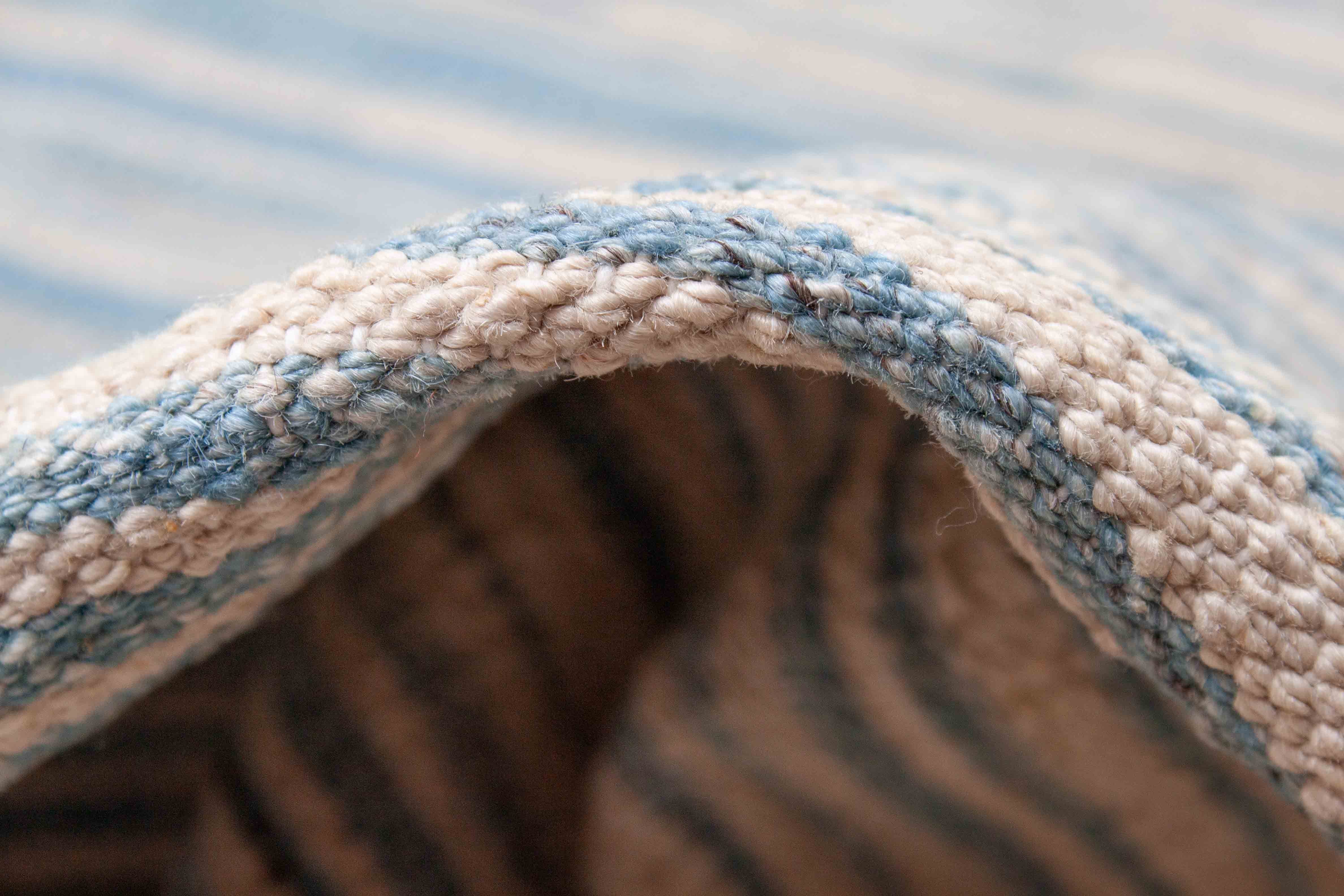 Eine Fotoaufnahme eines Kelim Teppichs.