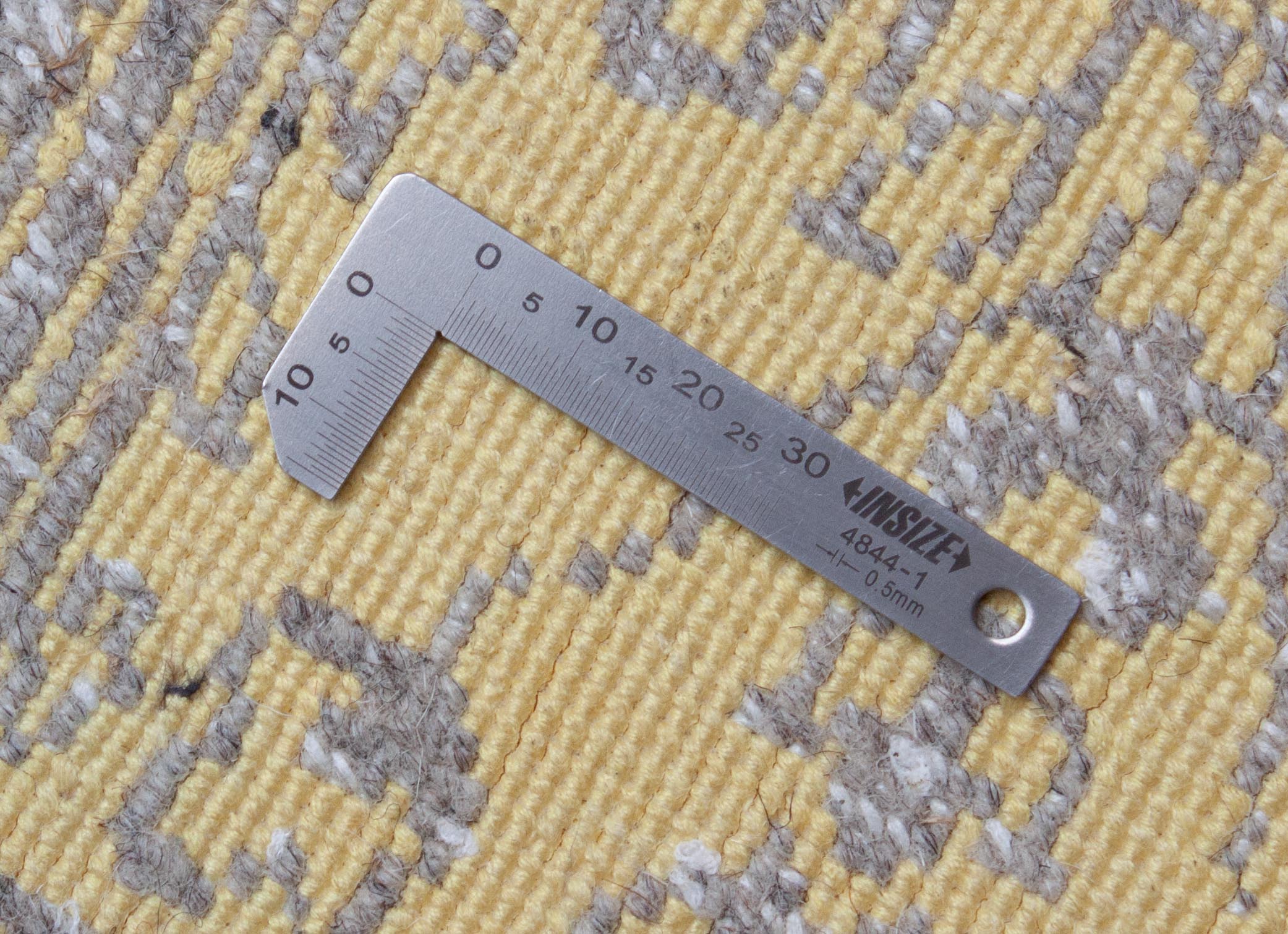 Eine Fotoaufnahme eines Neo Nain Teppichs.