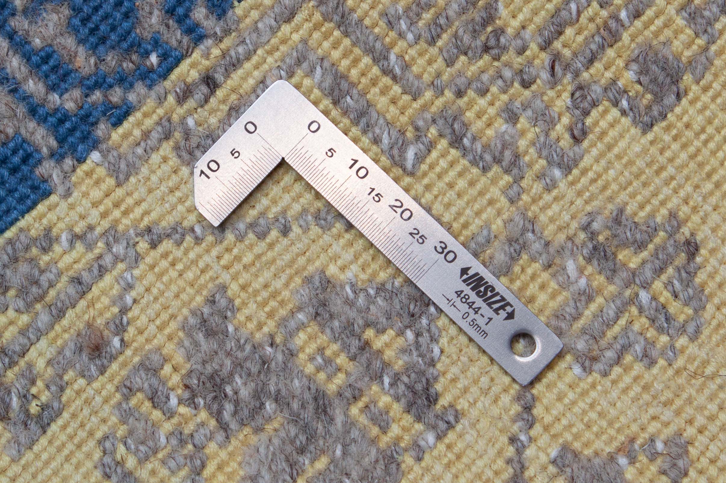 Eine Fotoaufnahme eines Neo Nain Teppichs.