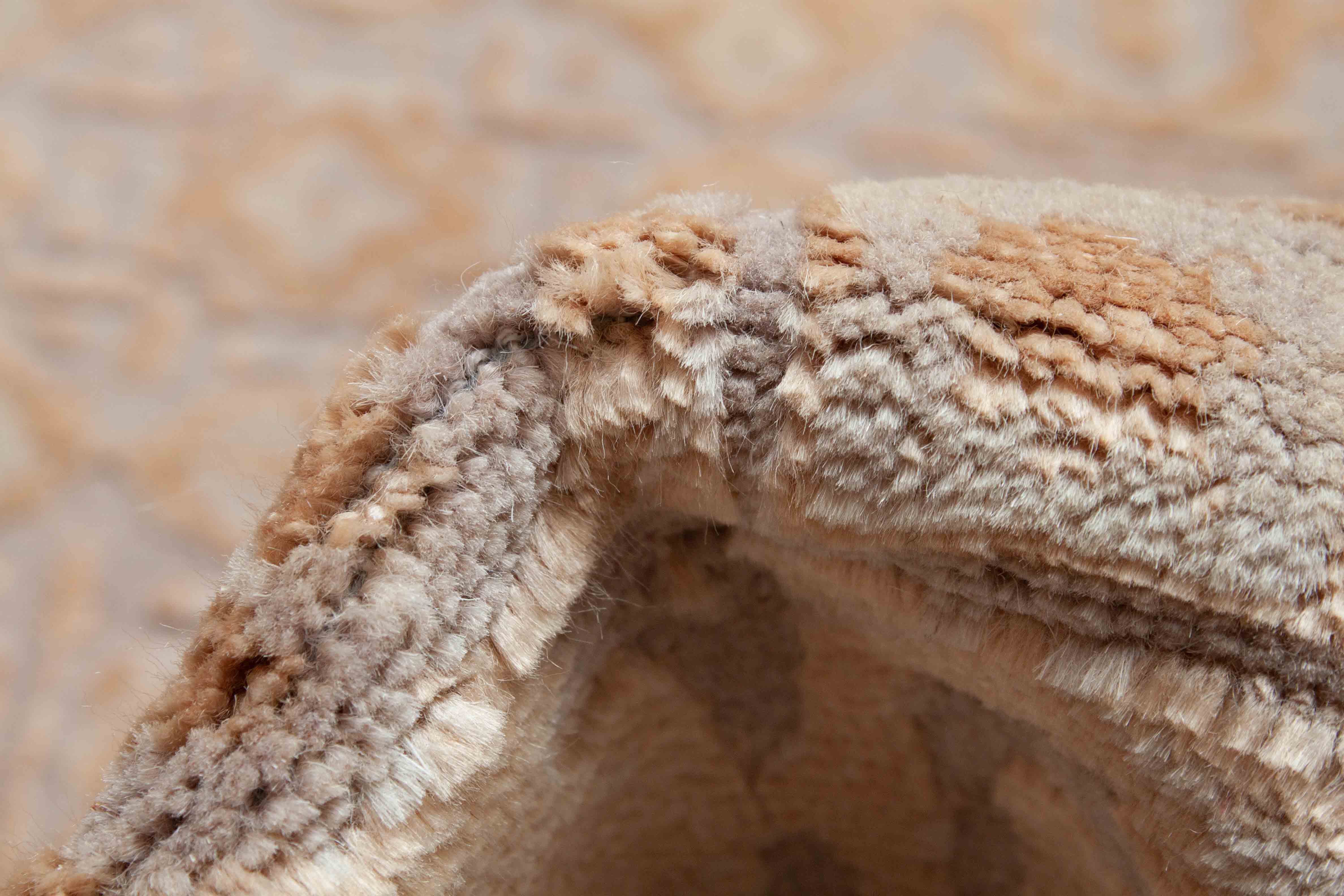 Eine Fotoaufnahme eines Reflection Teppichs.