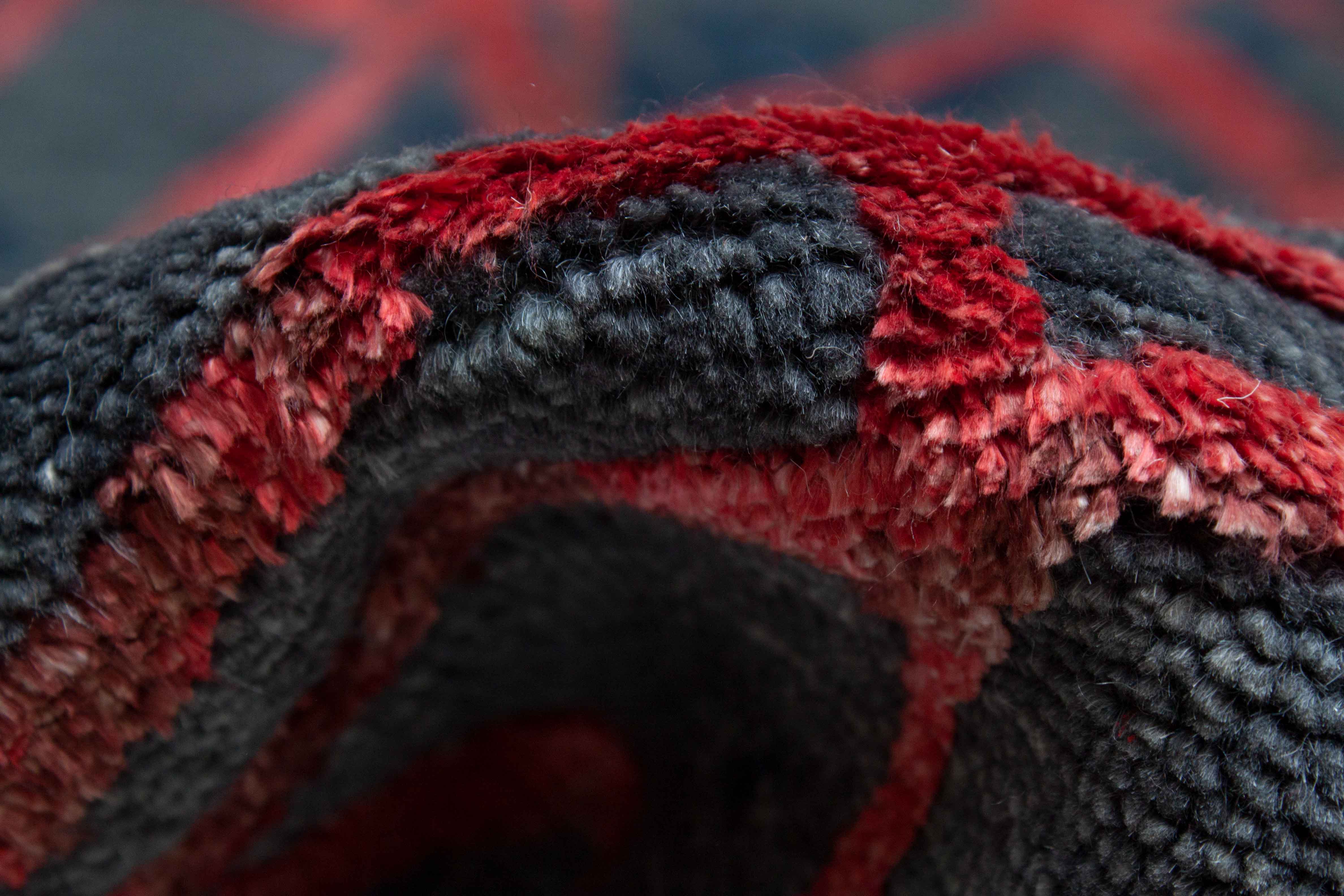 Eine Fotoaufnahme eines Straight Teppichs.