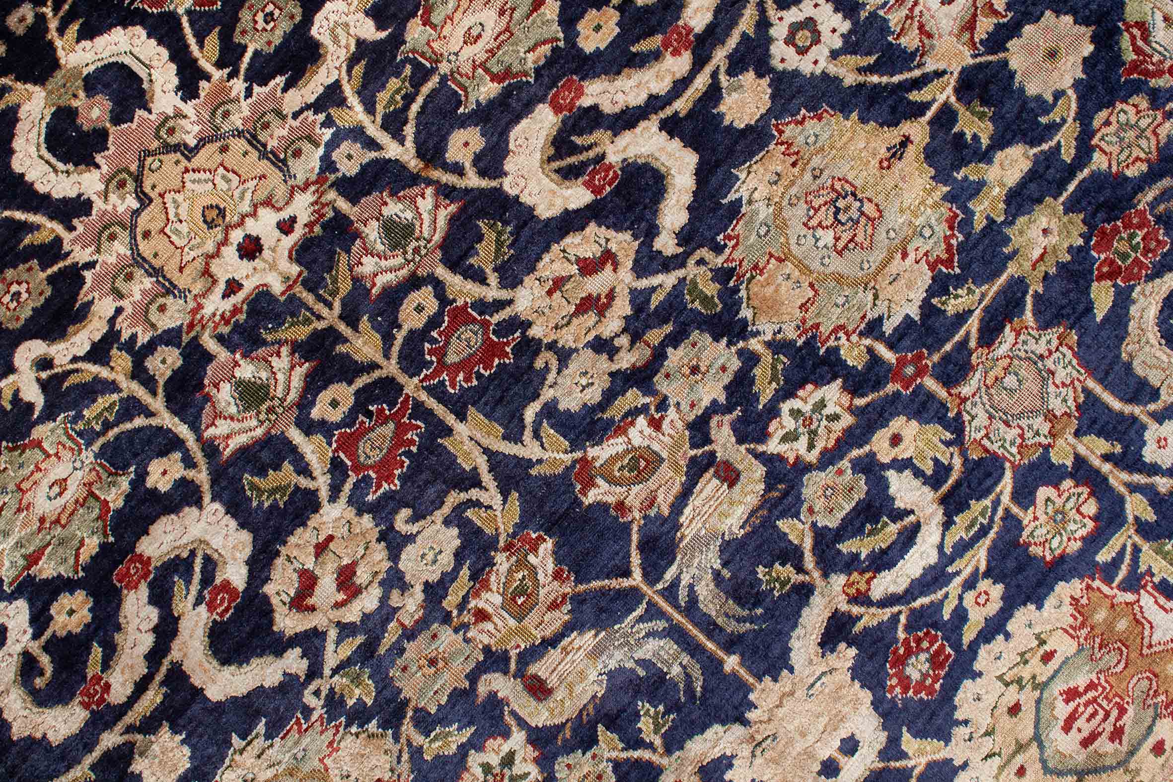 Eine Fotoaufnahme eines Kayseri Teppichs.