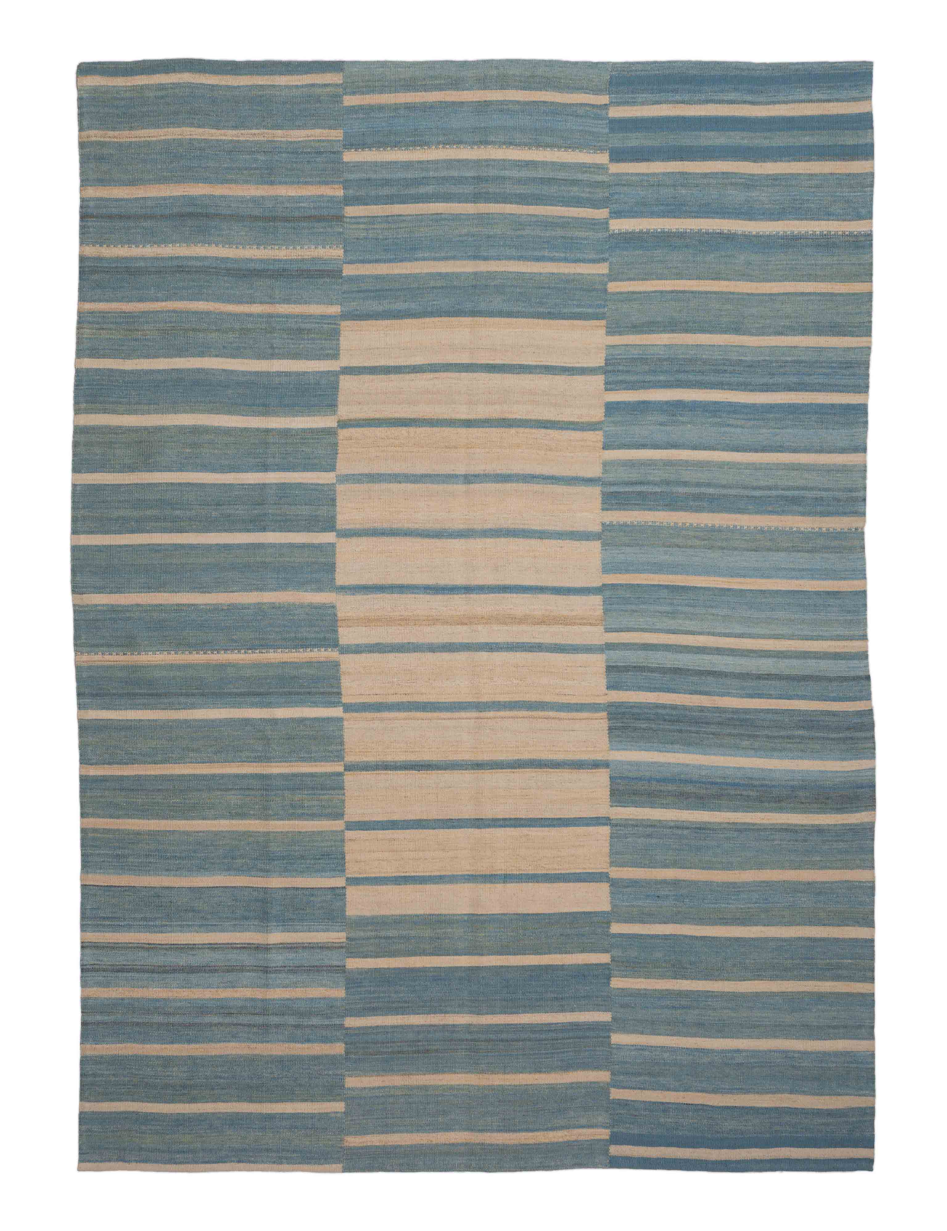 Eine Fotoaufnahme eines Kelim Teppichs.