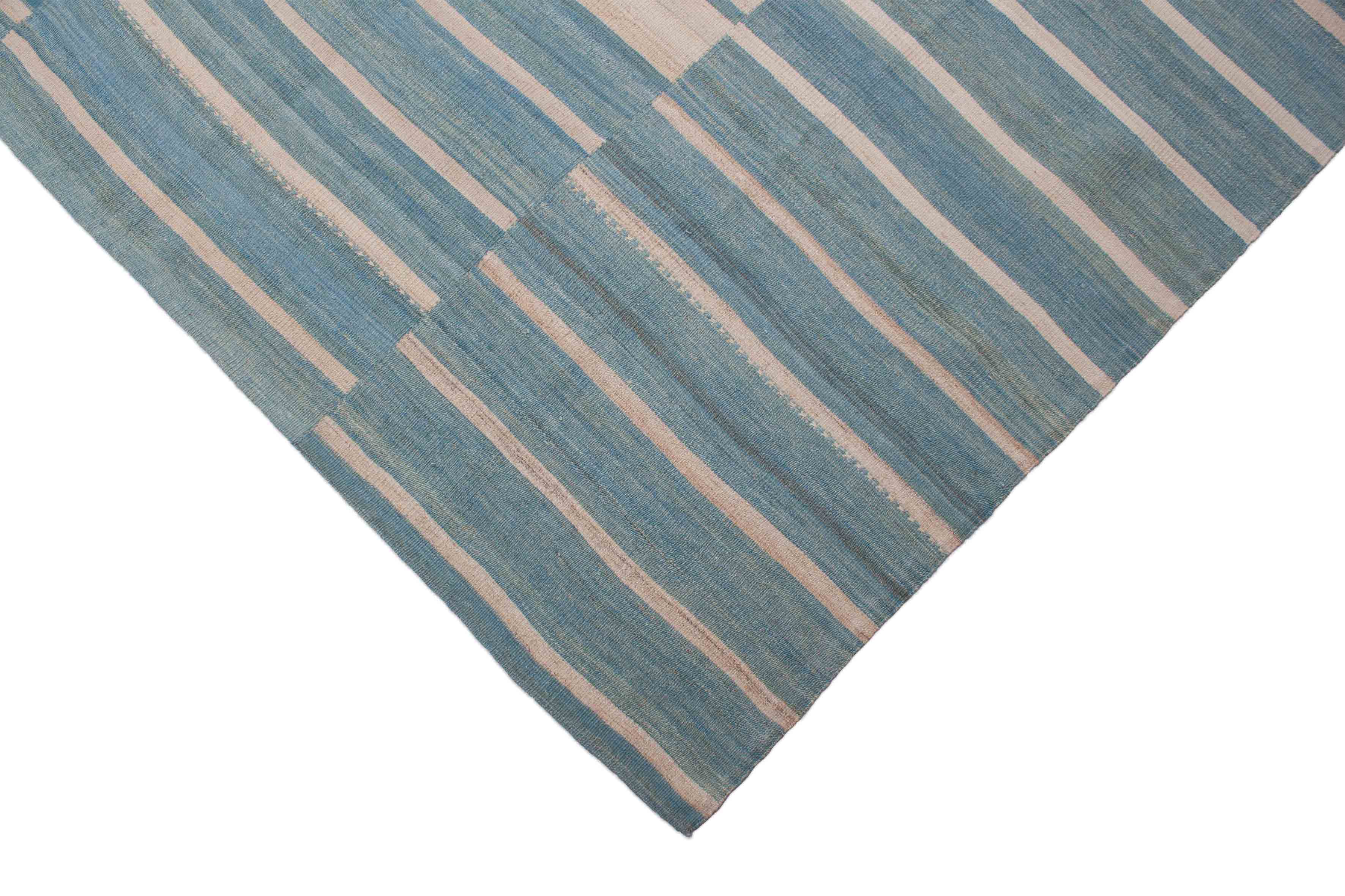 Eine Fotoaufnahme eines Kelim Teppichs.