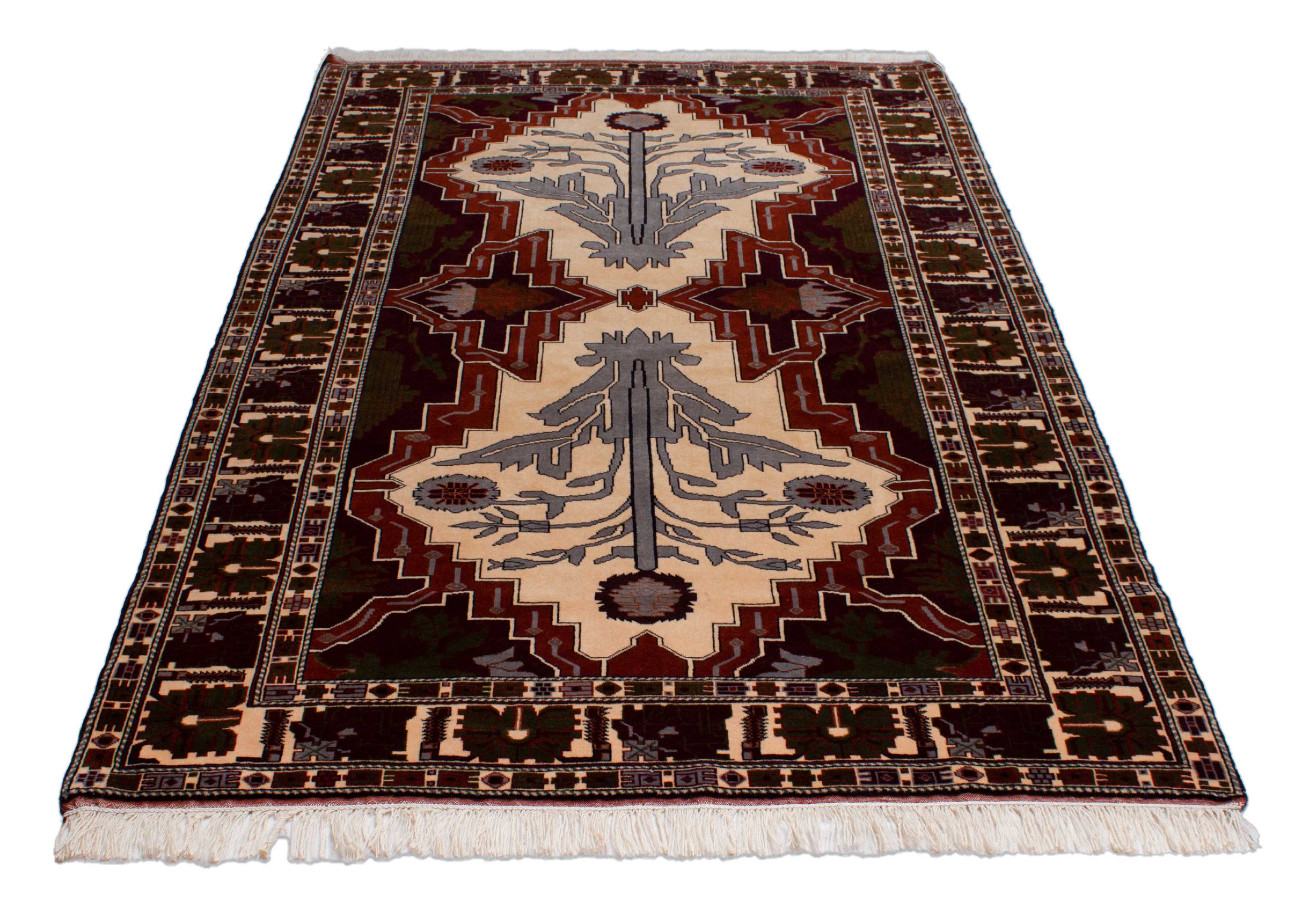 Eine Fotoaufnahme eines Turkmenischer Teppich Teppichs.