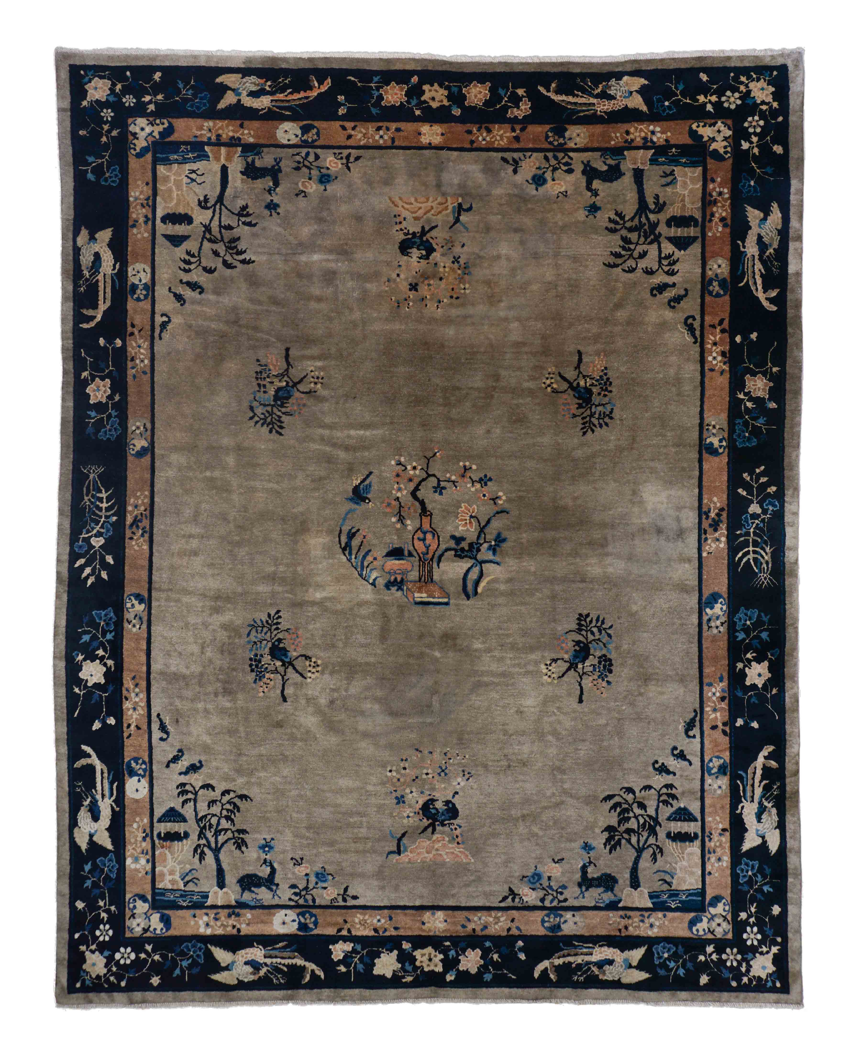 Eine Fotoaufnahme eines China Teppich Teppichs.