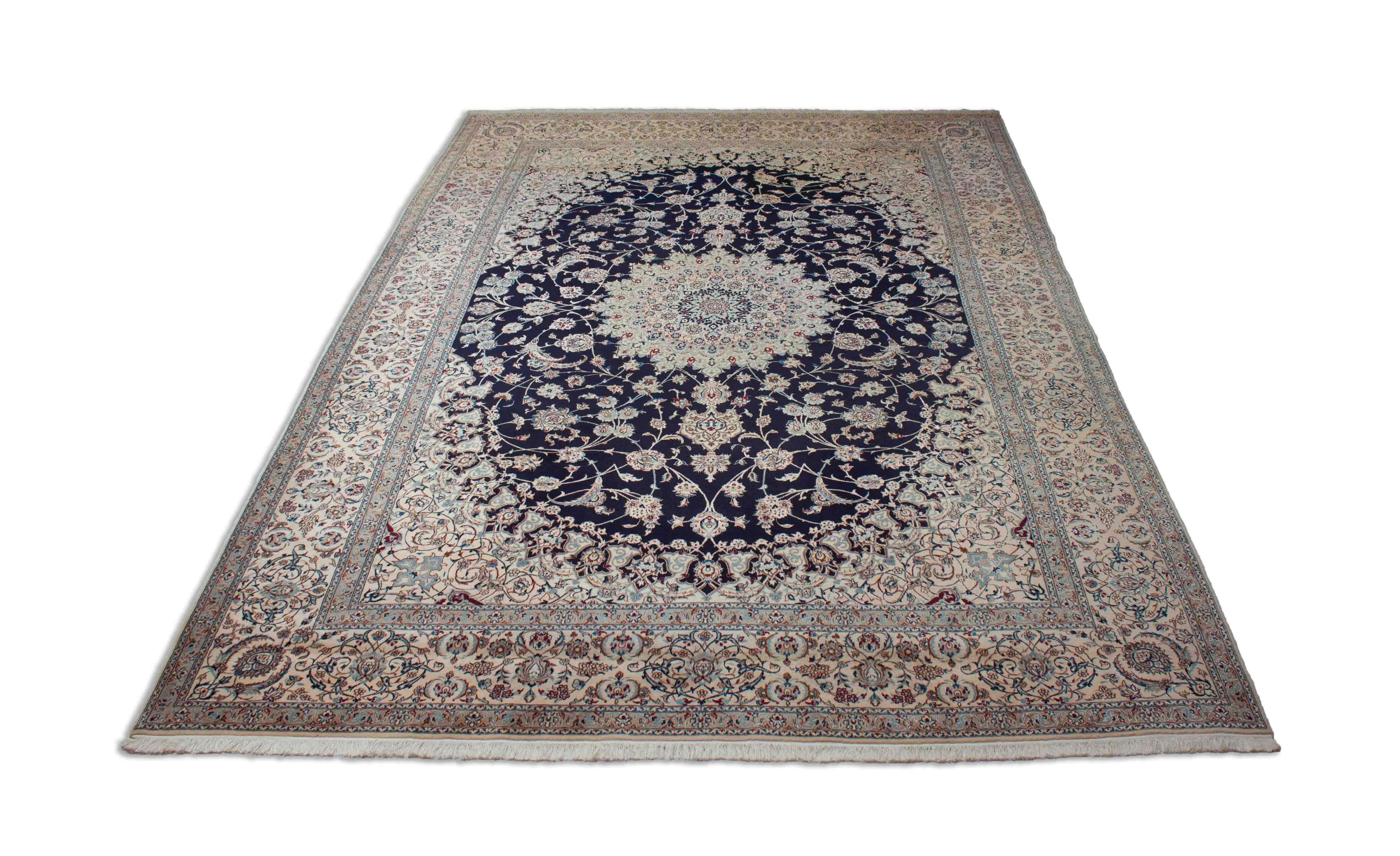 Nain Teppich mit Bordüre in dunkelblau und 370 cm x 260 cm groß