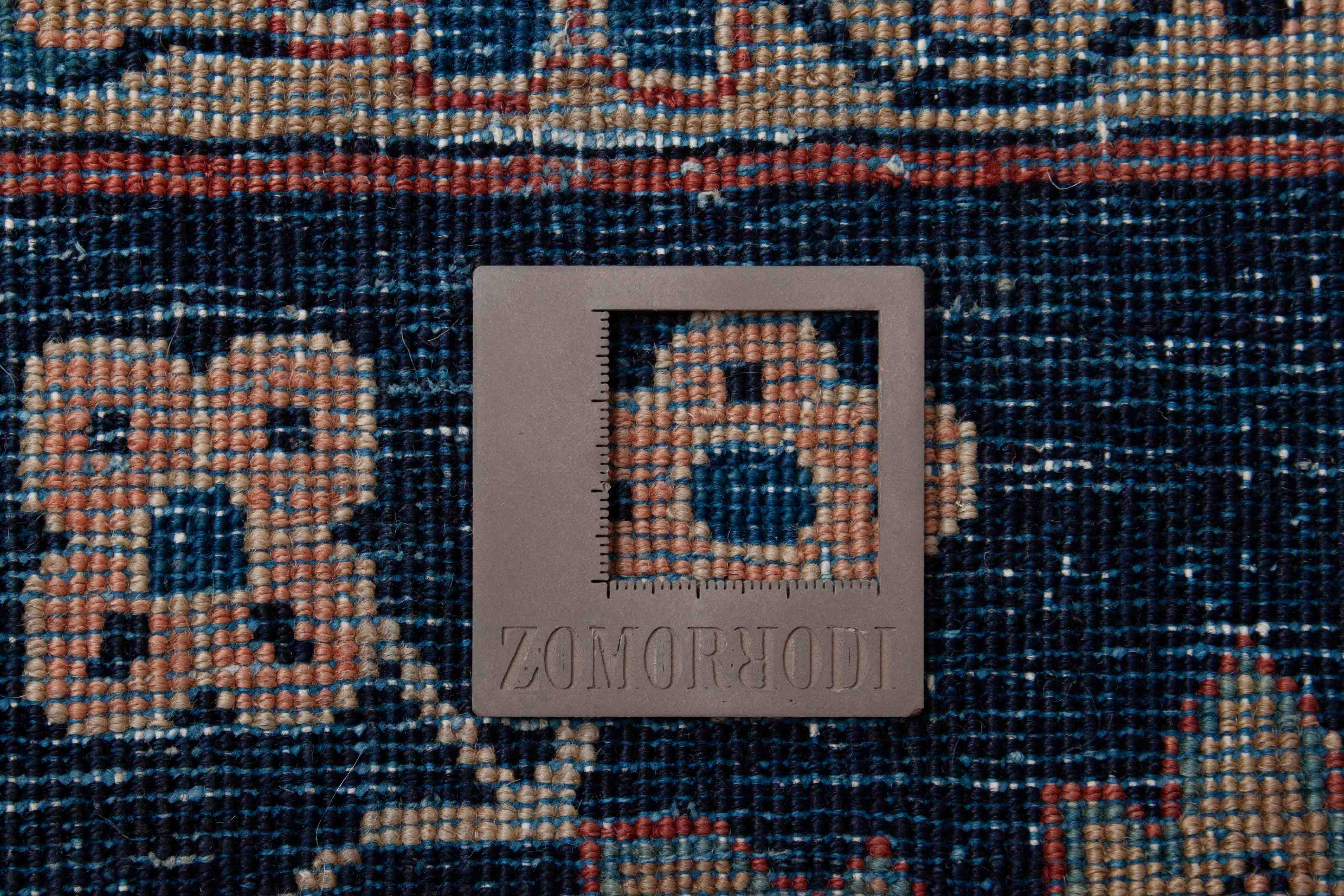 Antiker Sarough Teppich in dunkelrot und 550 cm x 365 cm groß