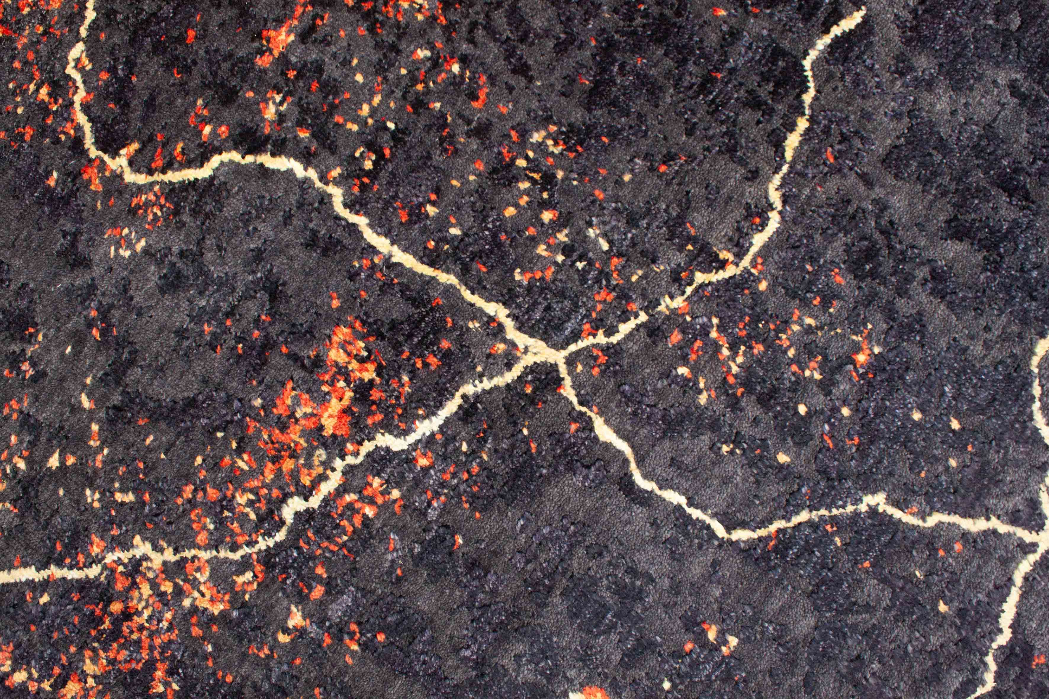 Floraler Teppich in grau und 303 cm x 244 cm groß