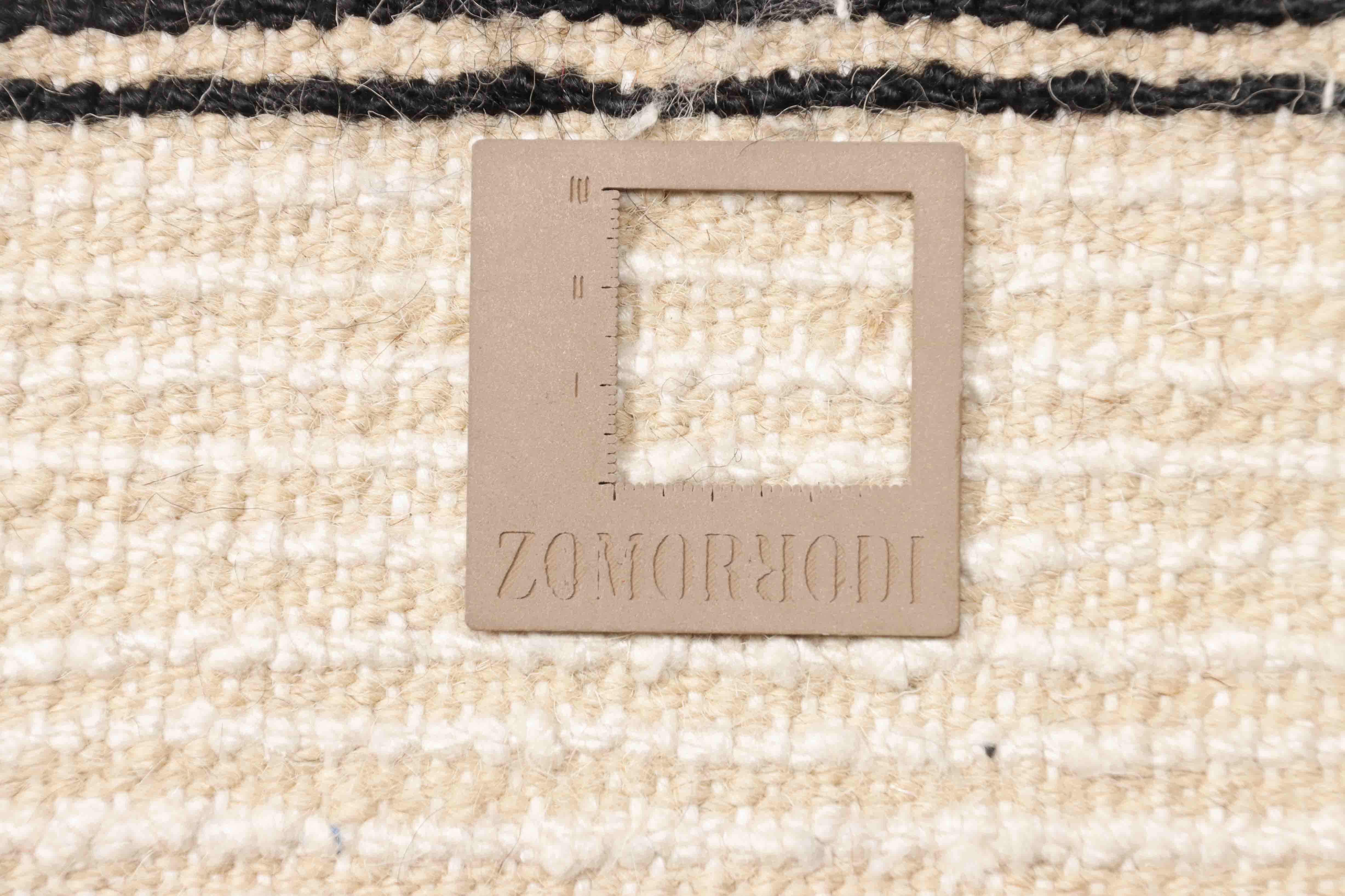 Beni Berber Teppich in beige, schwarz und 316 cm x 254 cm groß