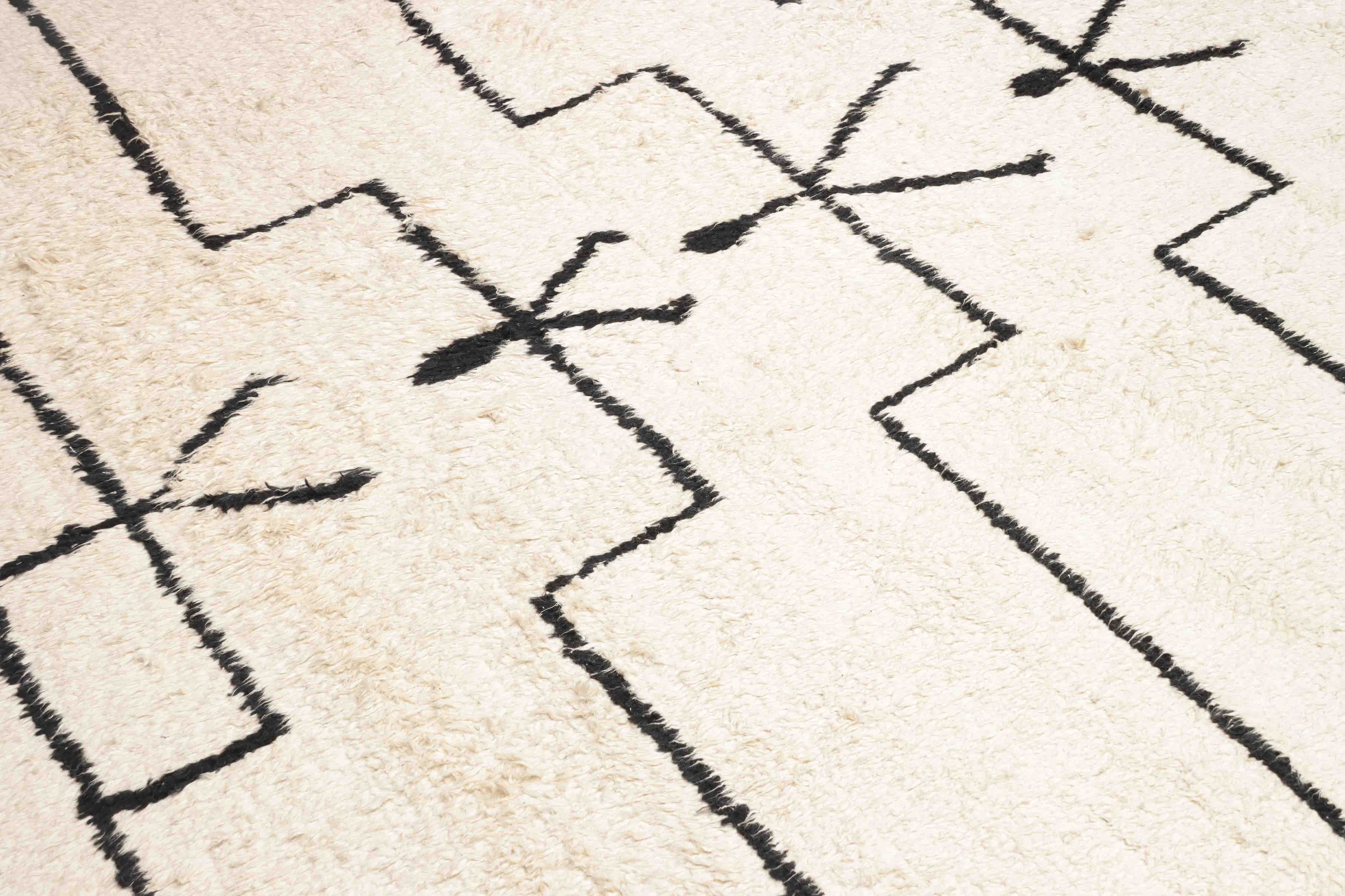 Beni Berber Teppich in beige, schwarz und 316 cm x 254 cm groß