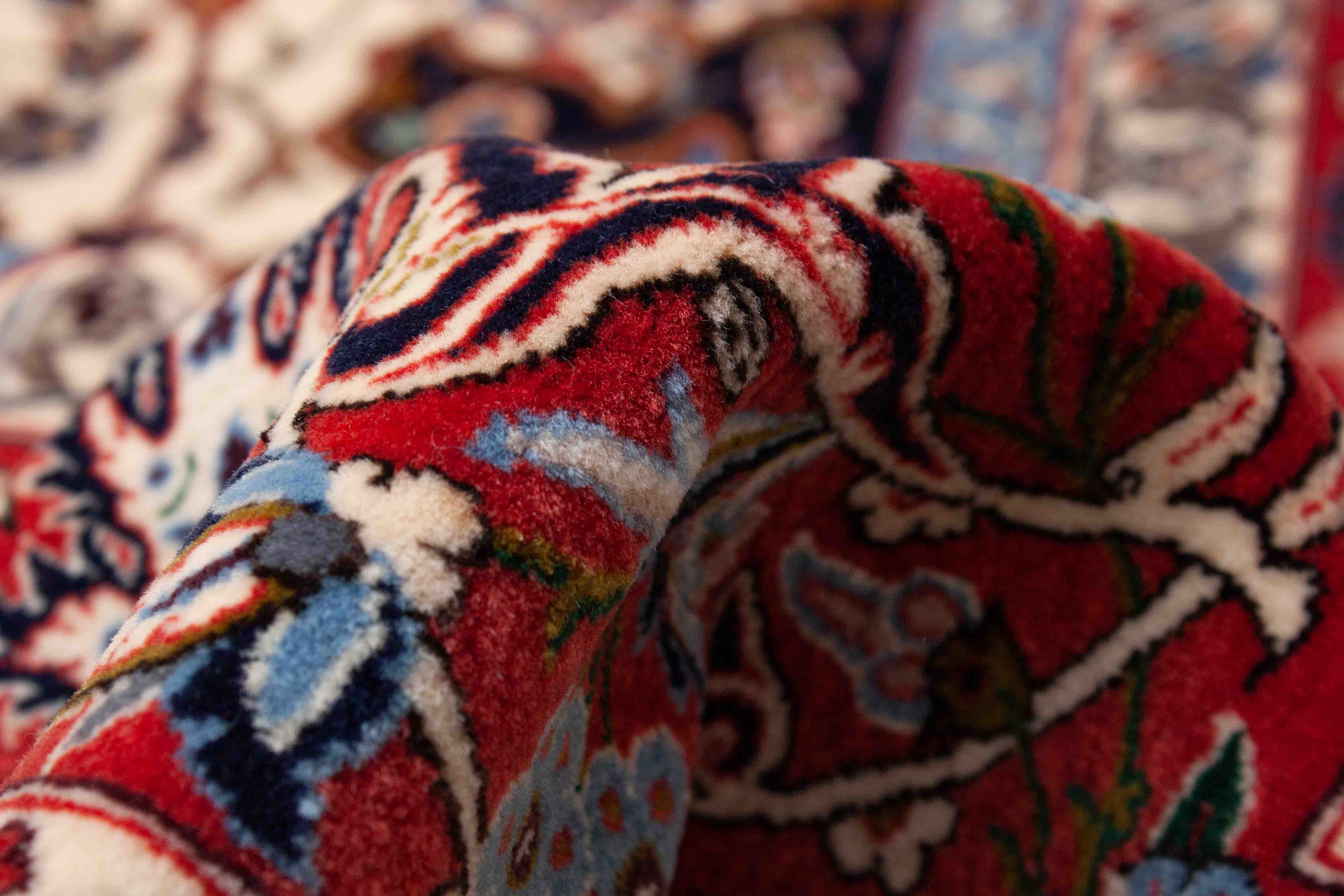 Isfahan Seirafian Orient Teppich in dunkelrot, cremeweiß und 303 cm x 210 cm groß