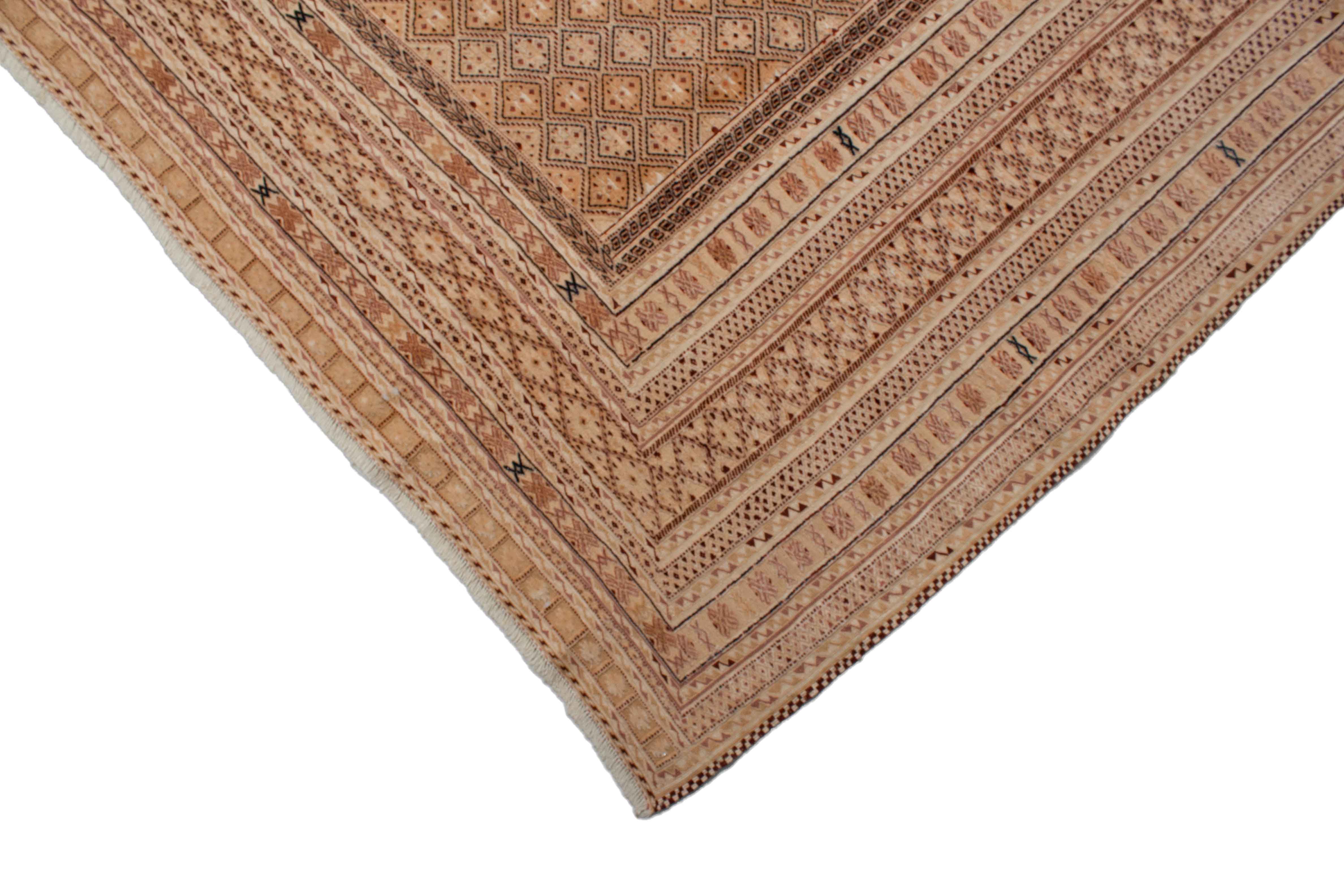 Eine Fotoaufnahme eines Nakhunak Teppichs.