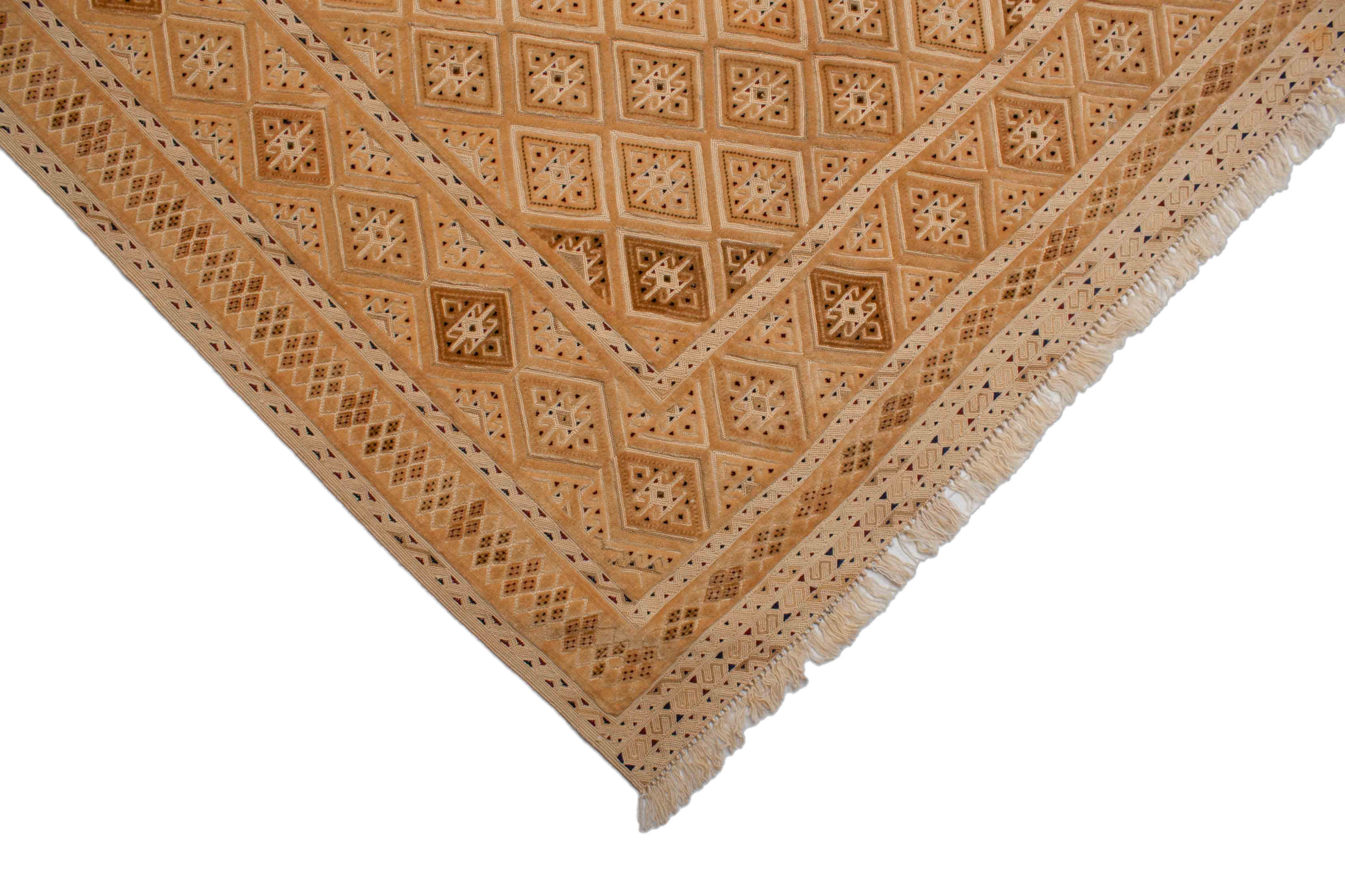 Eine Fotoaufnahme eines Nakhunak Teppichs.