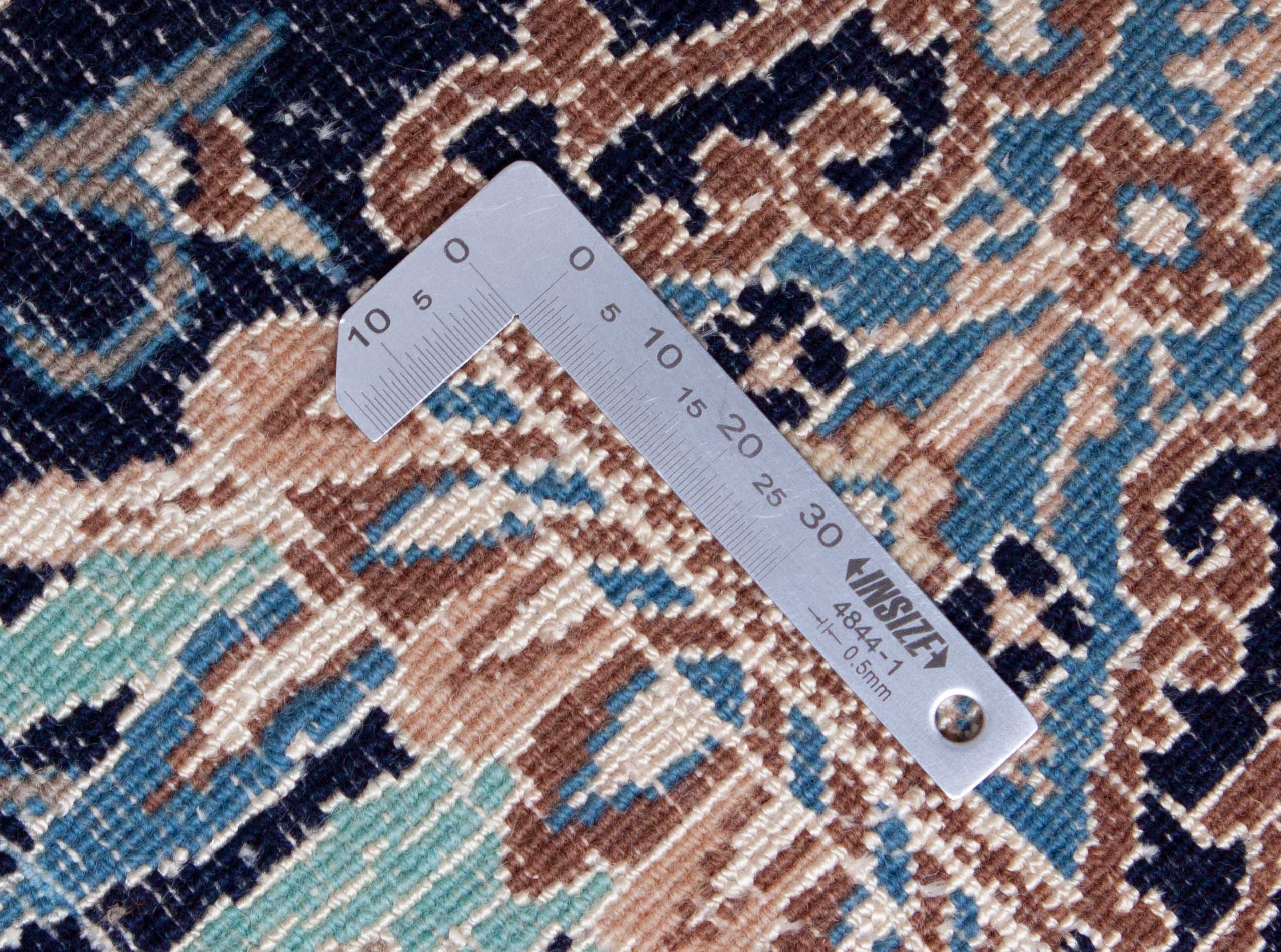 Nain Läufer in dunkelblau, dunkelgrün und 76 cm x 36 cm groß