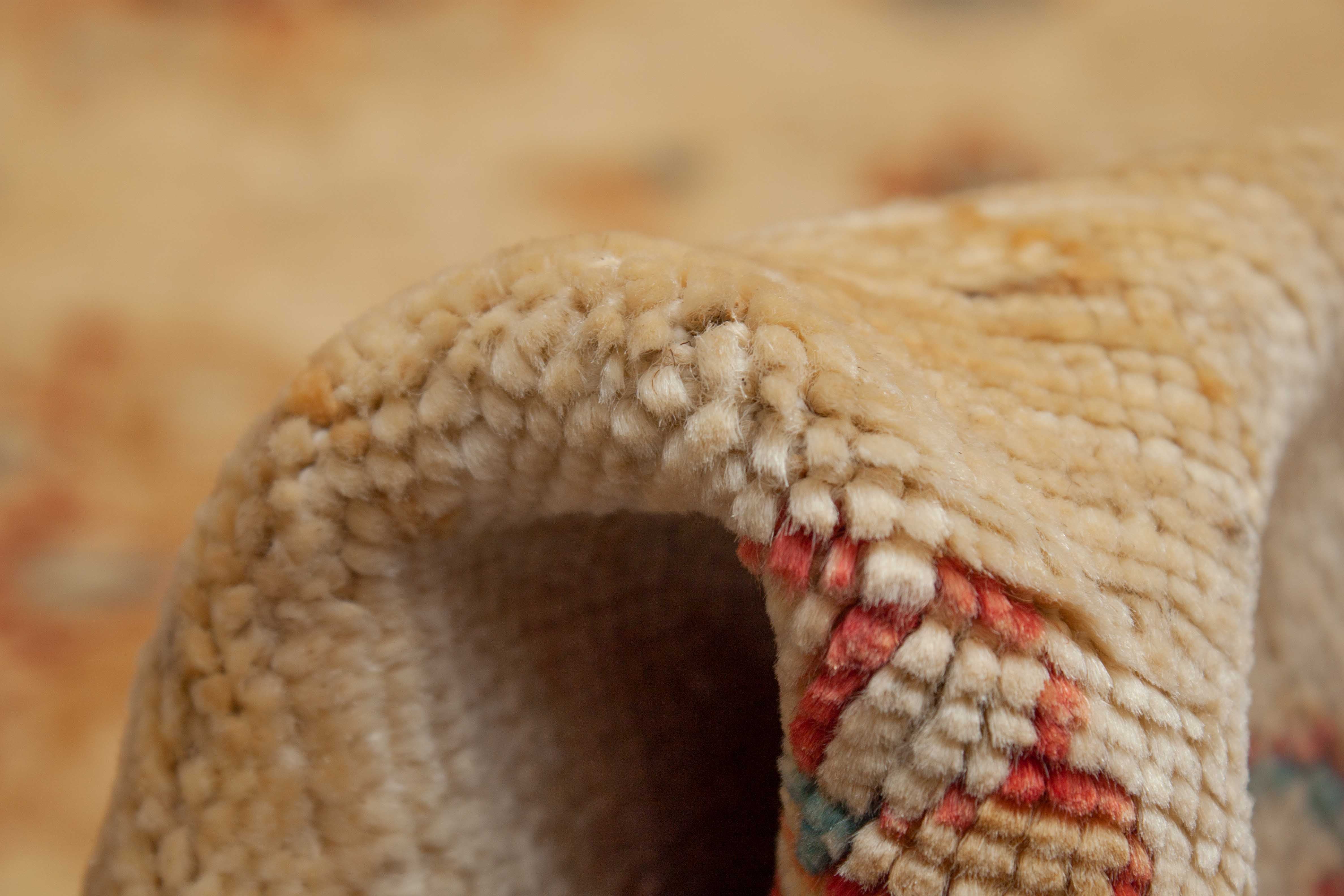 Eine Fotoaufnahme eines Farahan Teppichs.