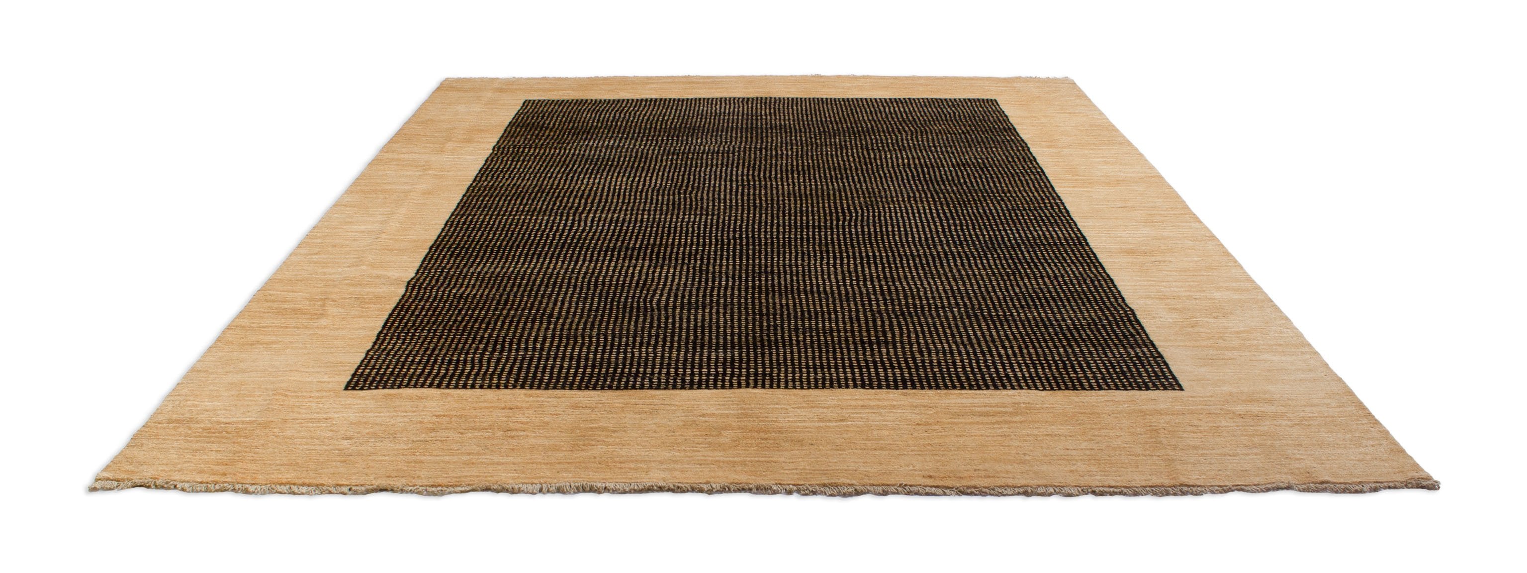 Eine Fotoaufnahme eines Lori Teppichs.