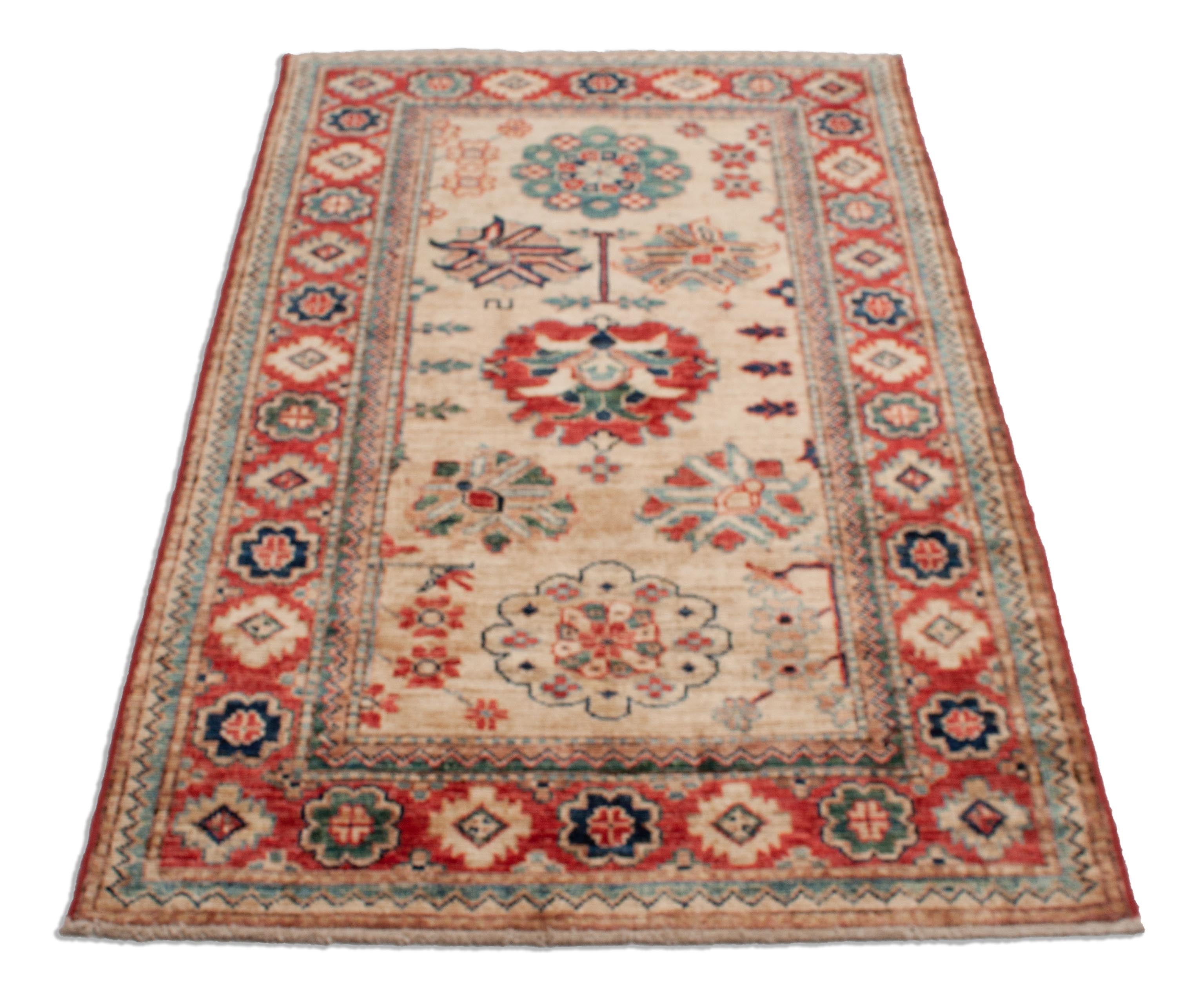 Eine Fotoaufnahme eines Kazak Teppichs.