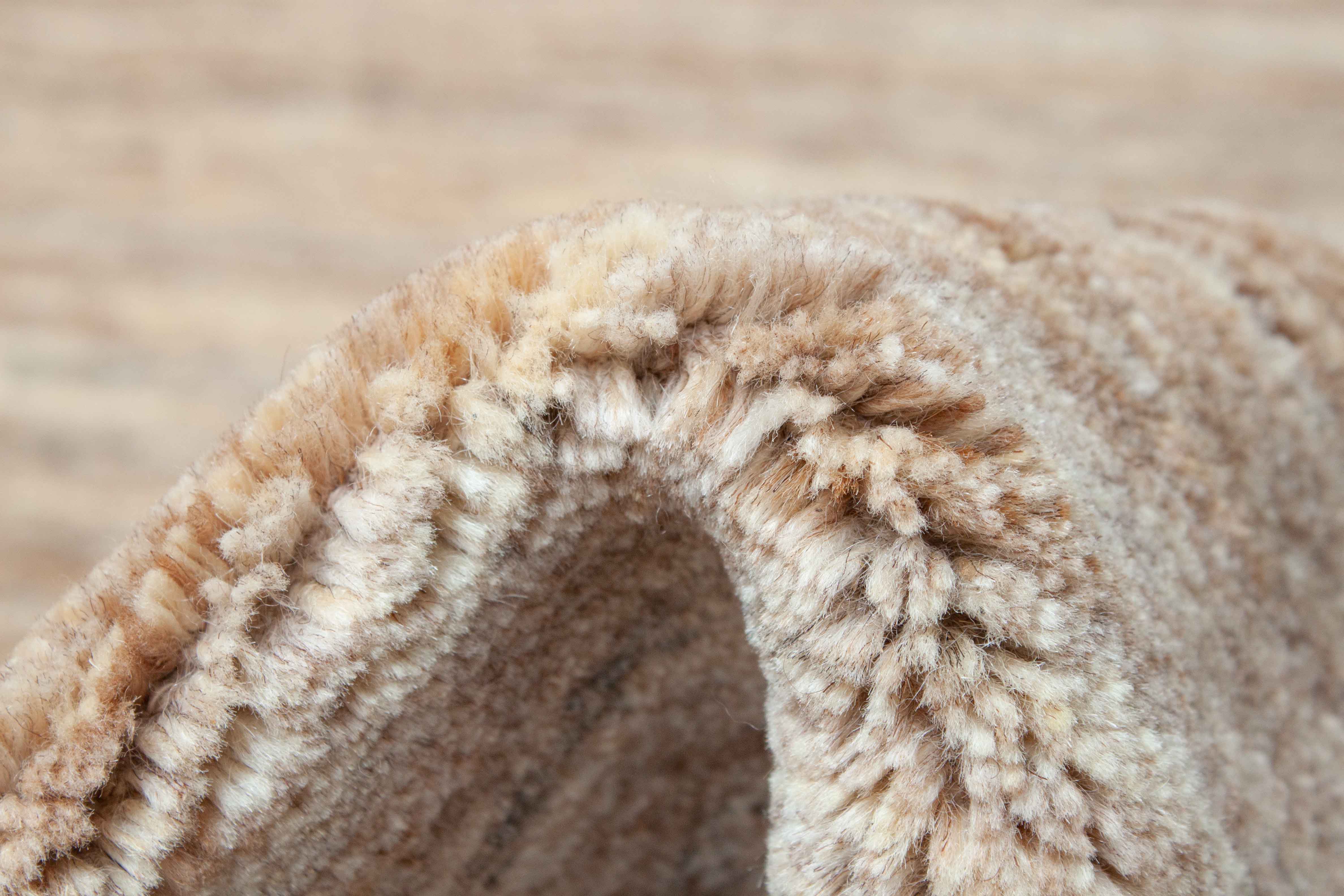 Eine Fotoaufnahme eines Lori Teppichs.