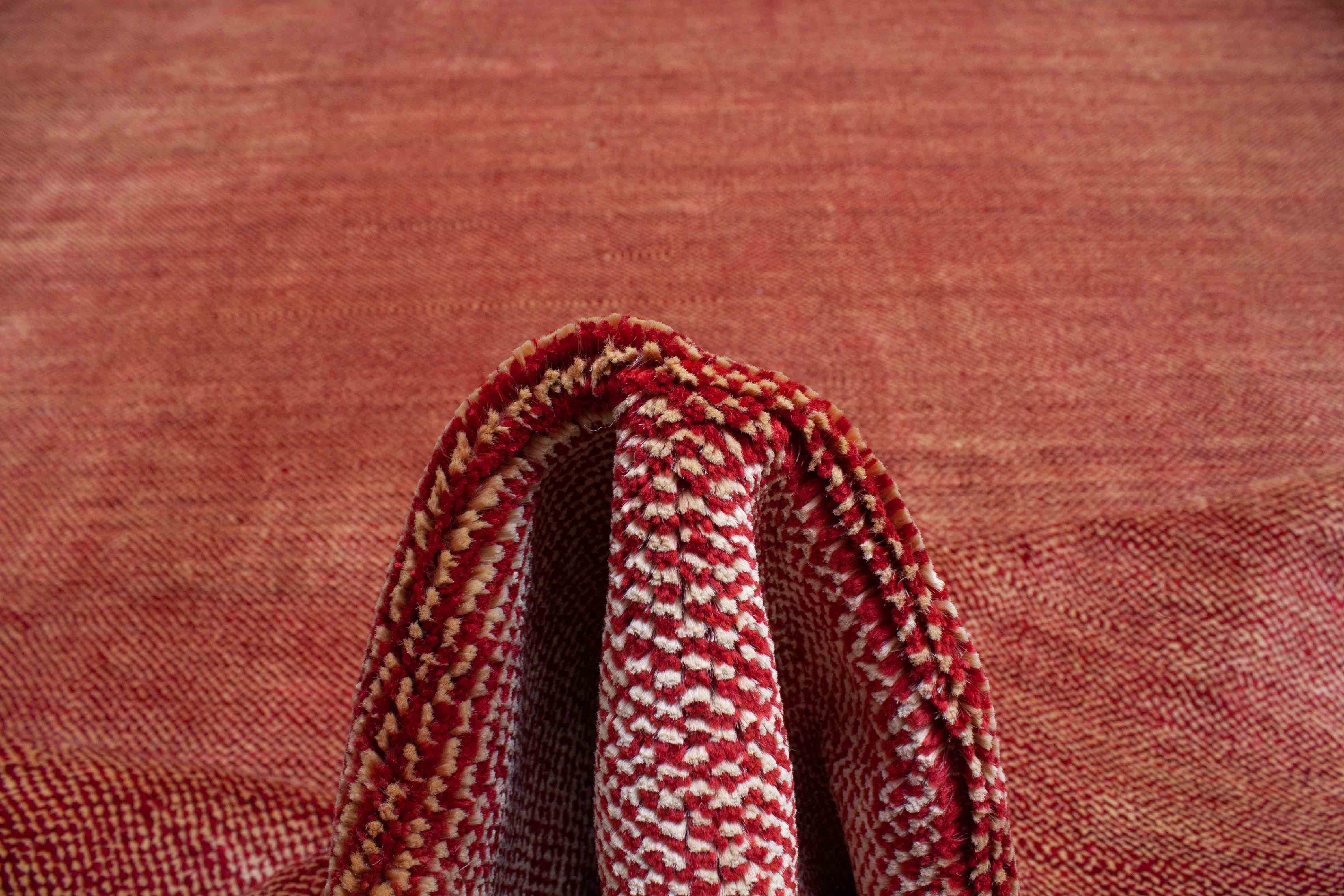 Eine Fotoaufnahme eines Lori Teppichs.