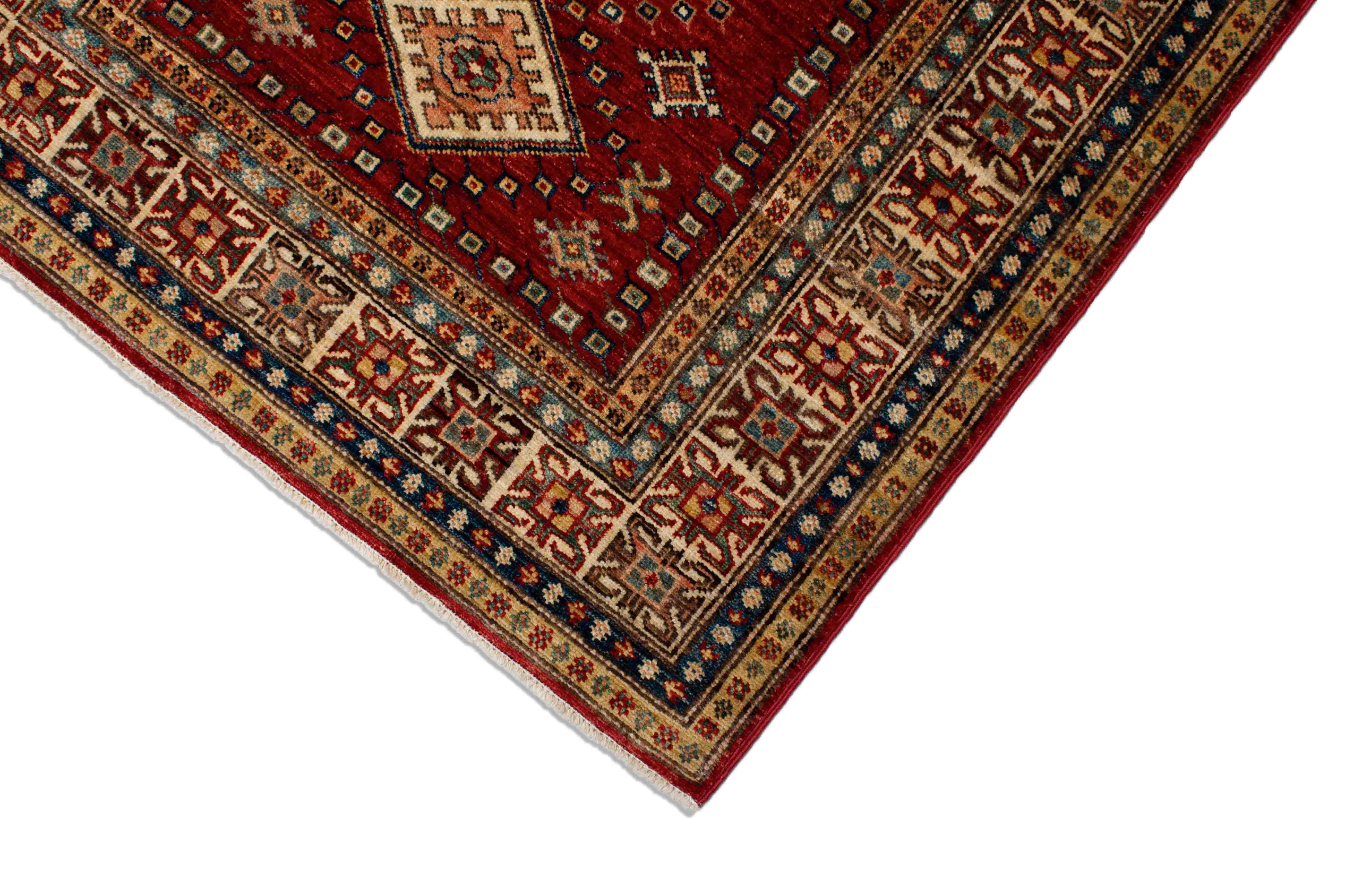 Eine Fotoaufnahme eines Kazak Teppichs.