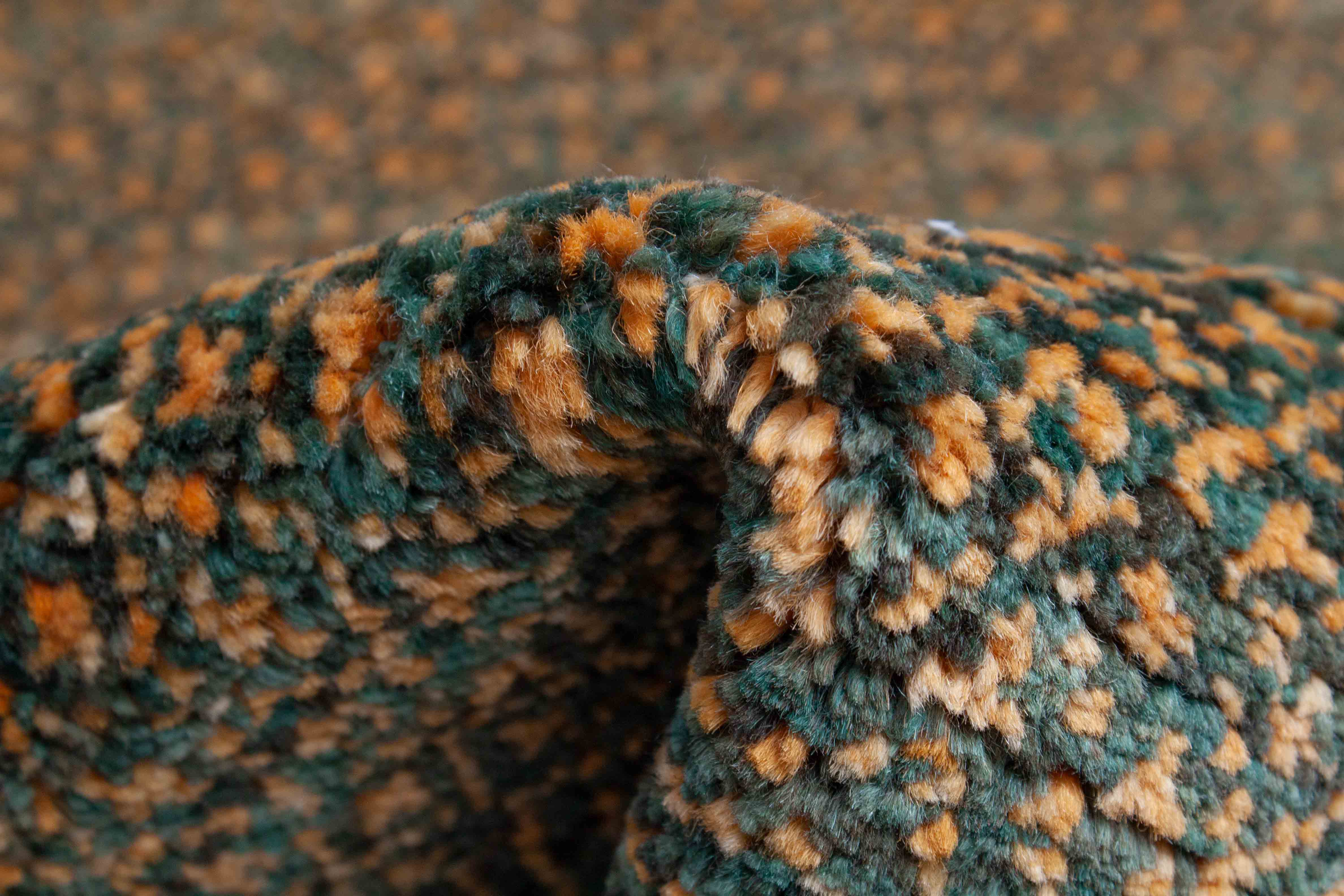 Eine Fotoaufnahme eines Lori Royal Teppichs.