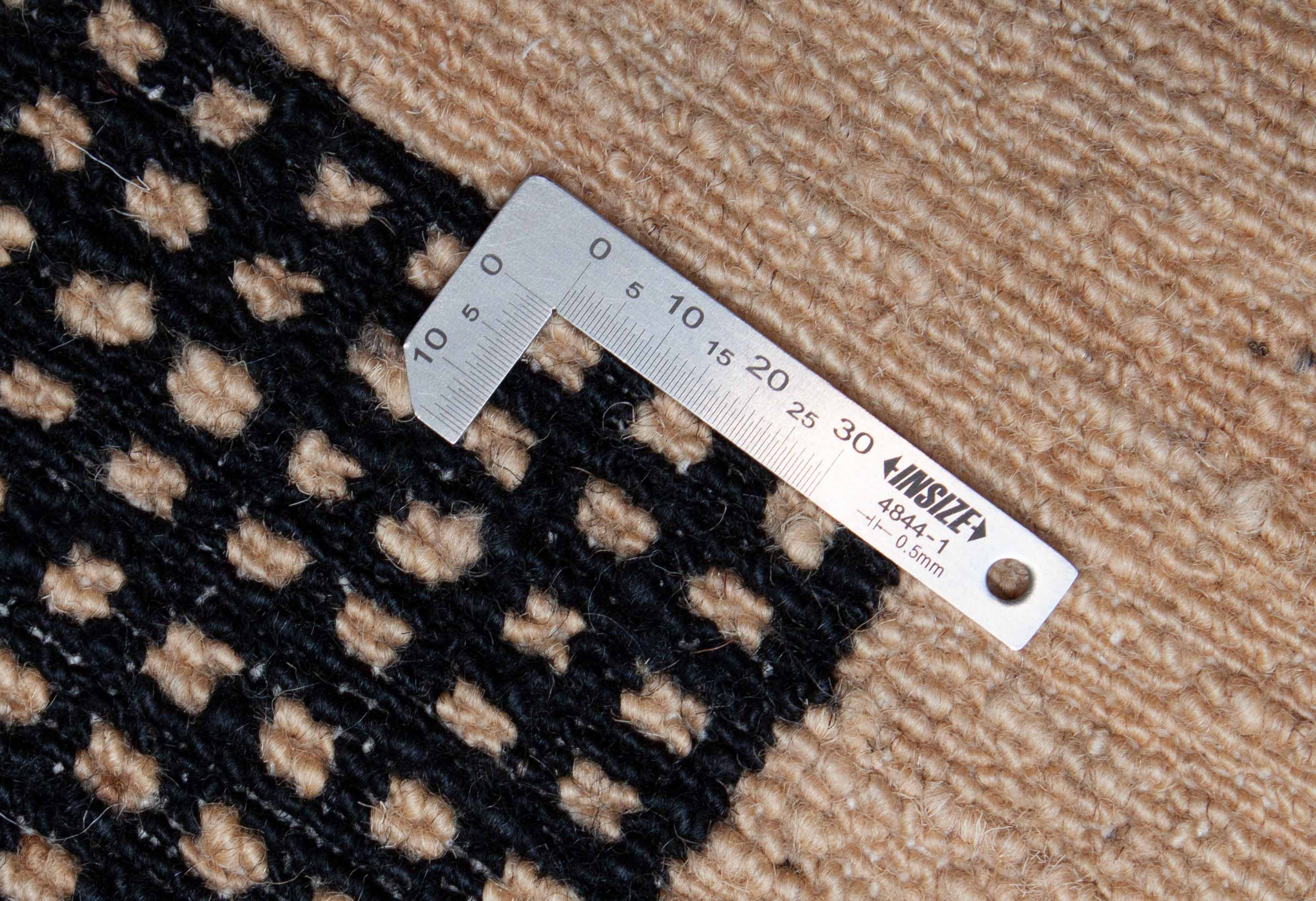 Eine Fotoaufnahme eines Lori Teppichs.